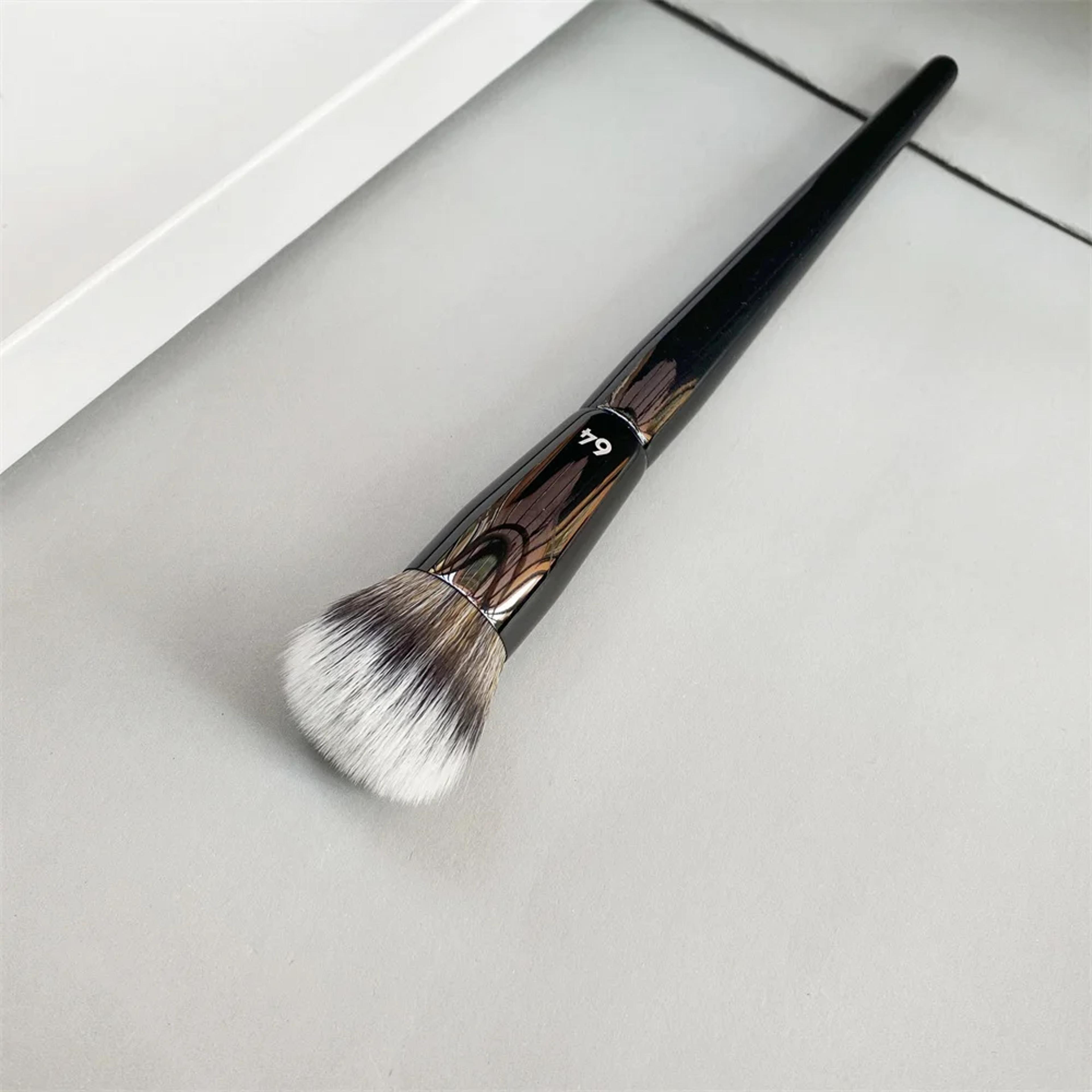 black dual fiber stippling foundation brush, pro diffuser makeup brush tool, smooth blending for liquid and foundation