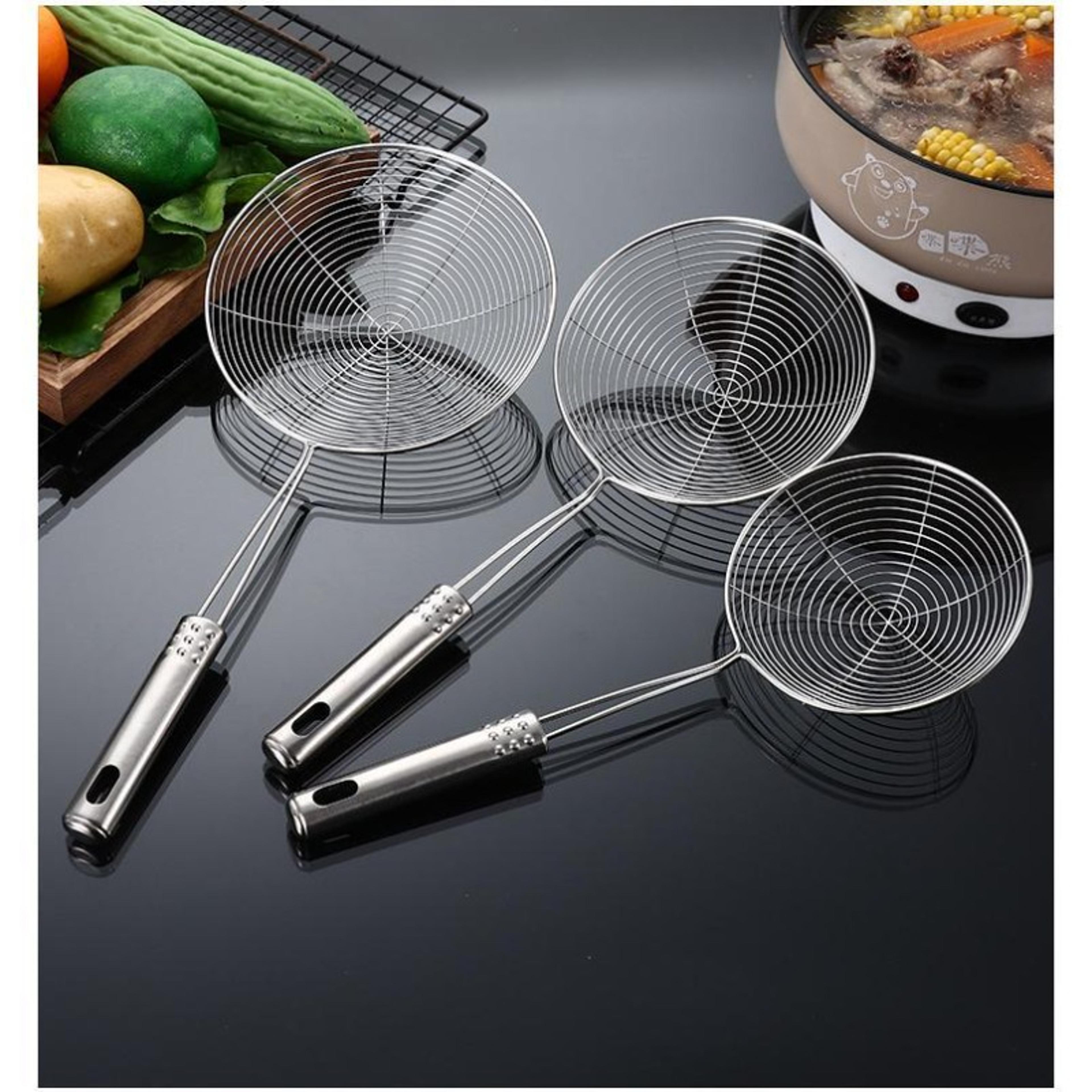 professional grade stainless steel frying strainer, wire mesh skimmer, colander spoon for french fries, kitchen supplies