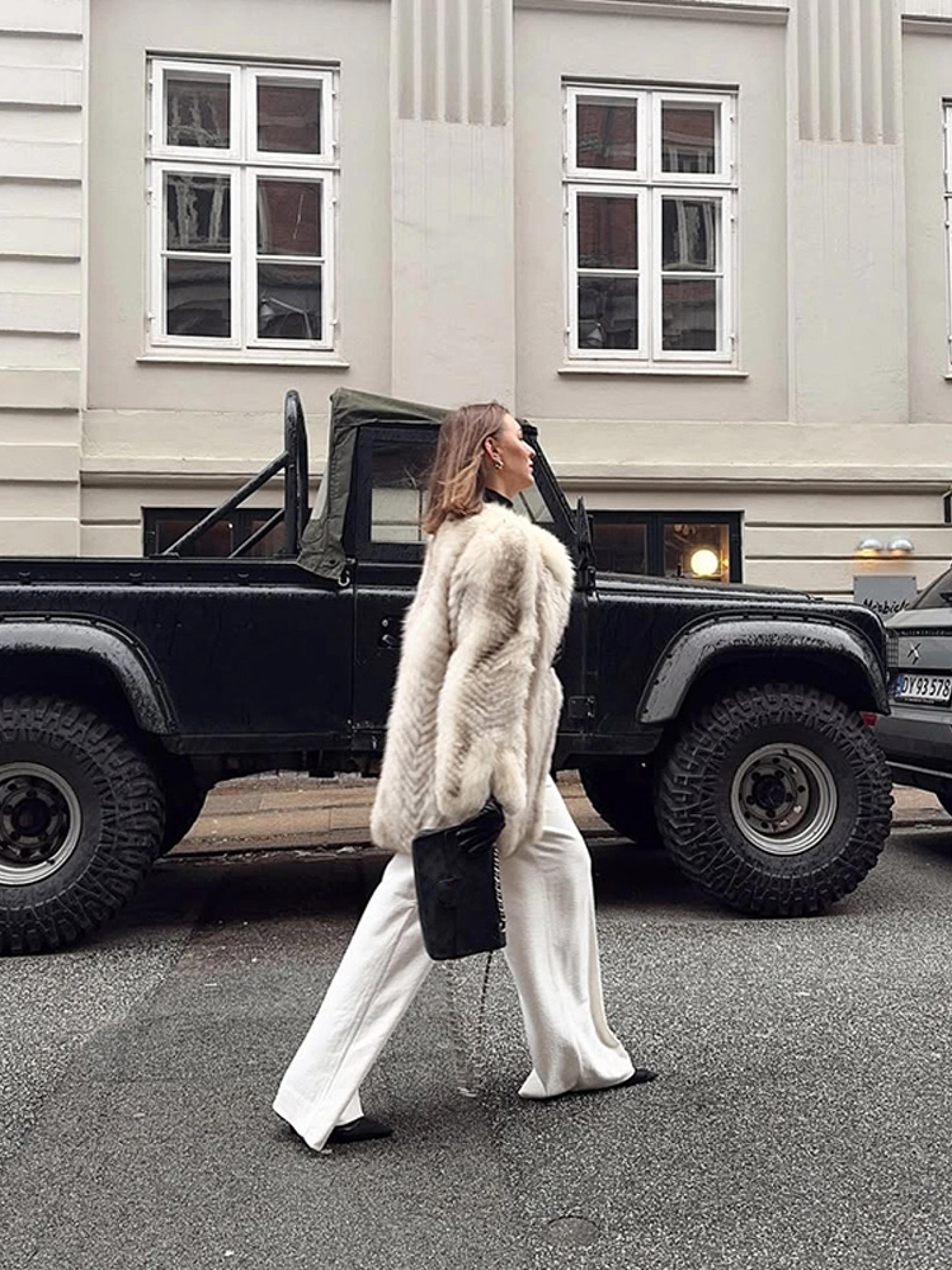 retro loose women's faux fur coat, elegant thicken plush pad shoulder open coat, classic chic winter street outwear