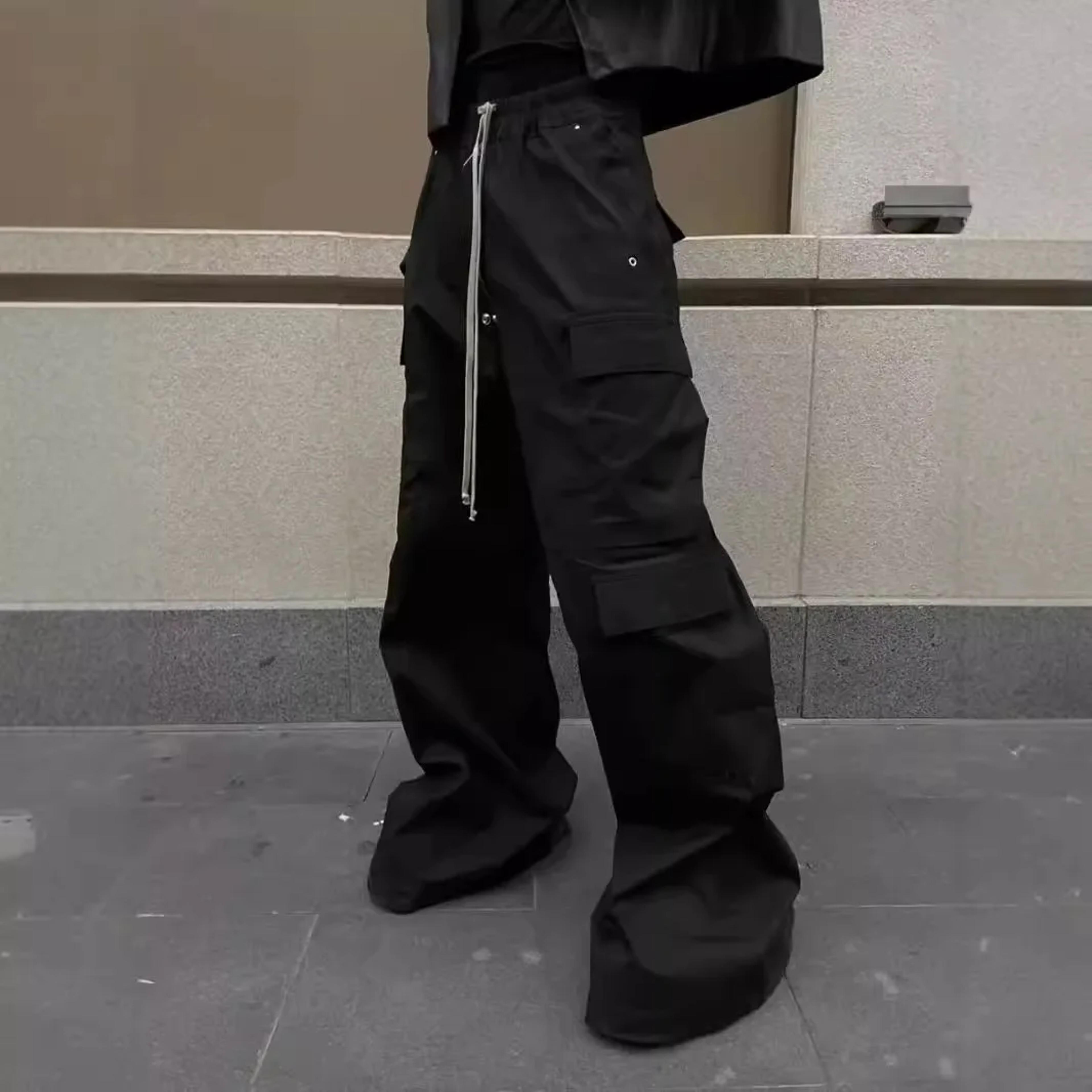 new style cargo pants for men, loose fit wide leg, multi pocket black cargo pants, spring summer casual
