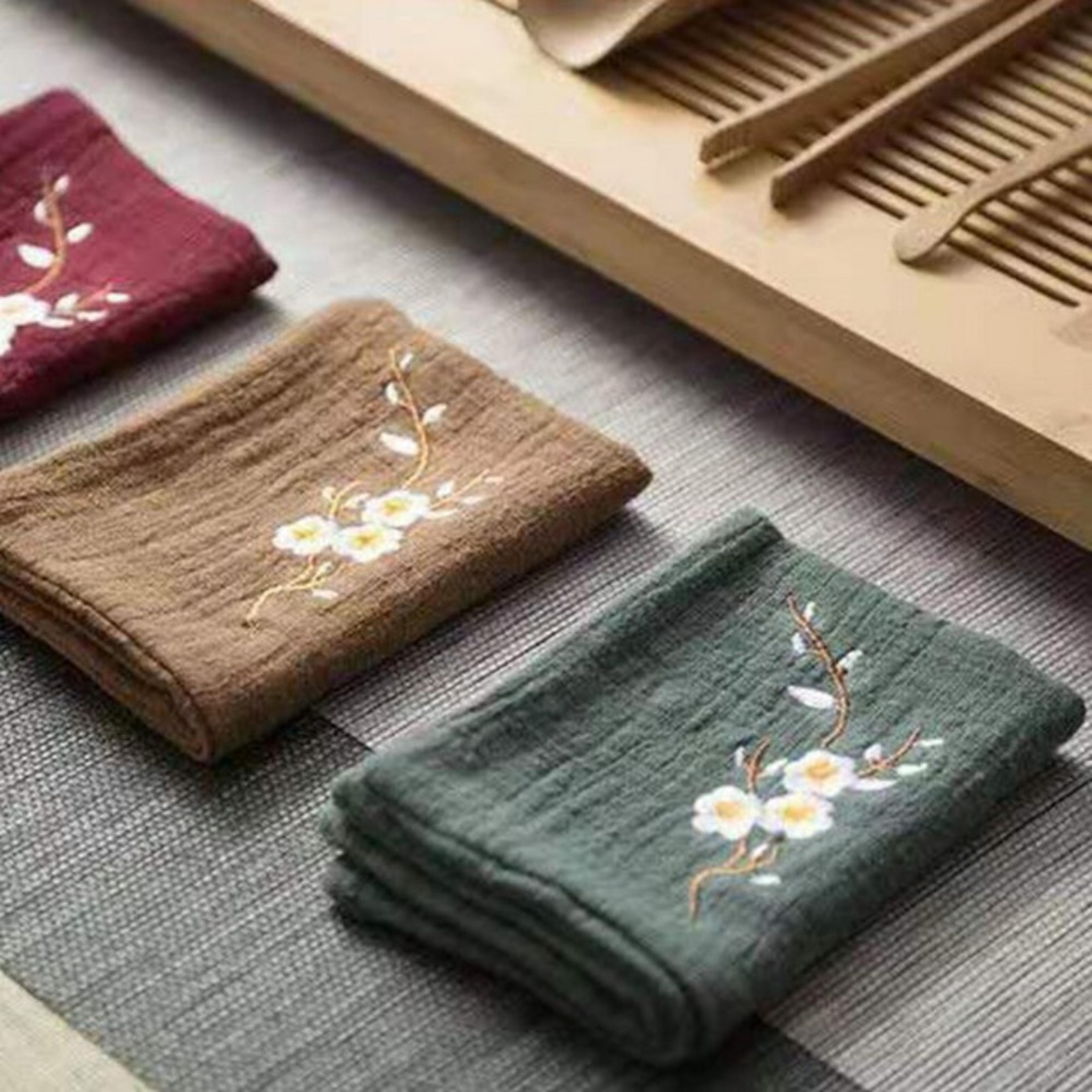 embroidery tea towels, durable cotton and linen, lightweight water uptake, easy to clean cleaning rag