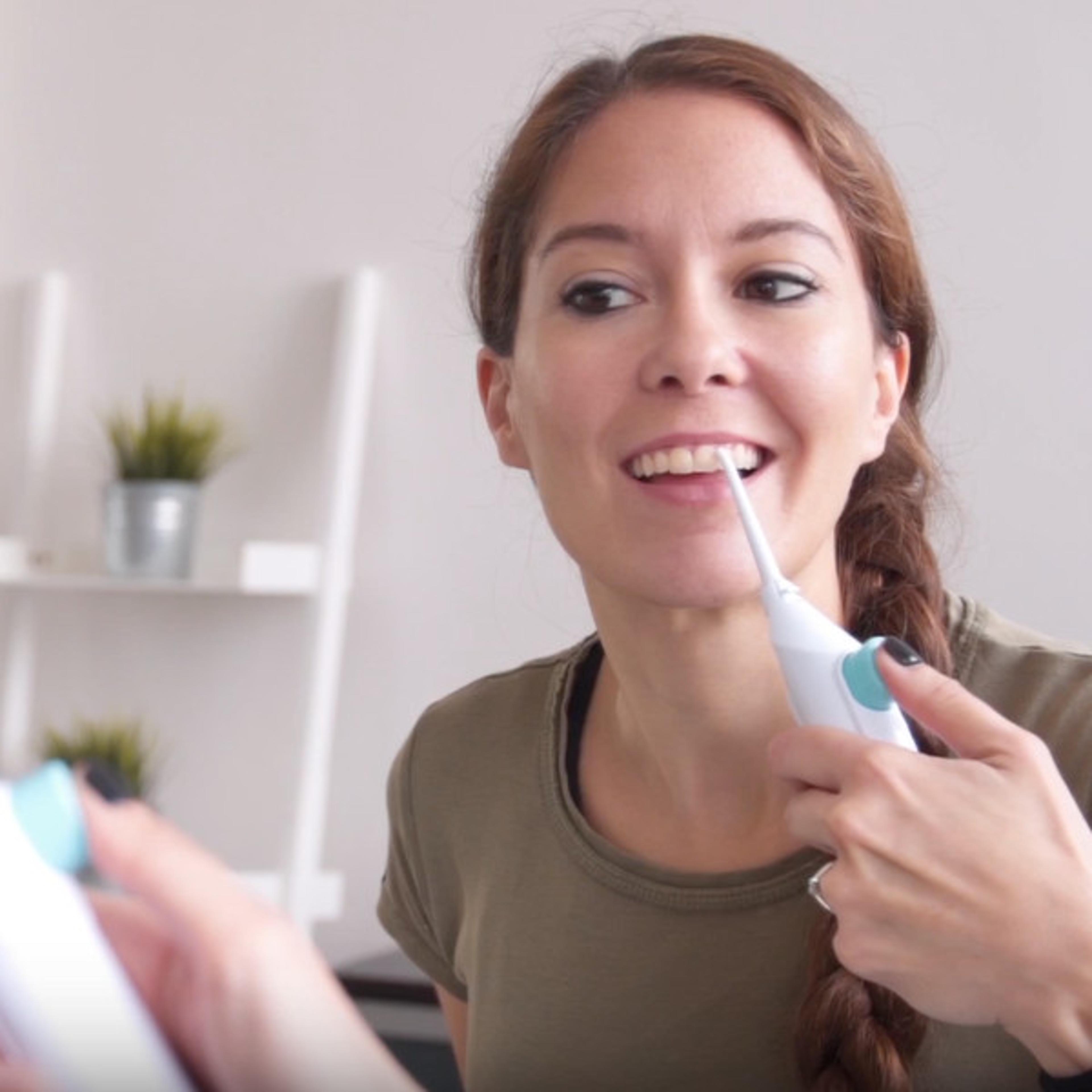 aquafloss portable dental cleaner