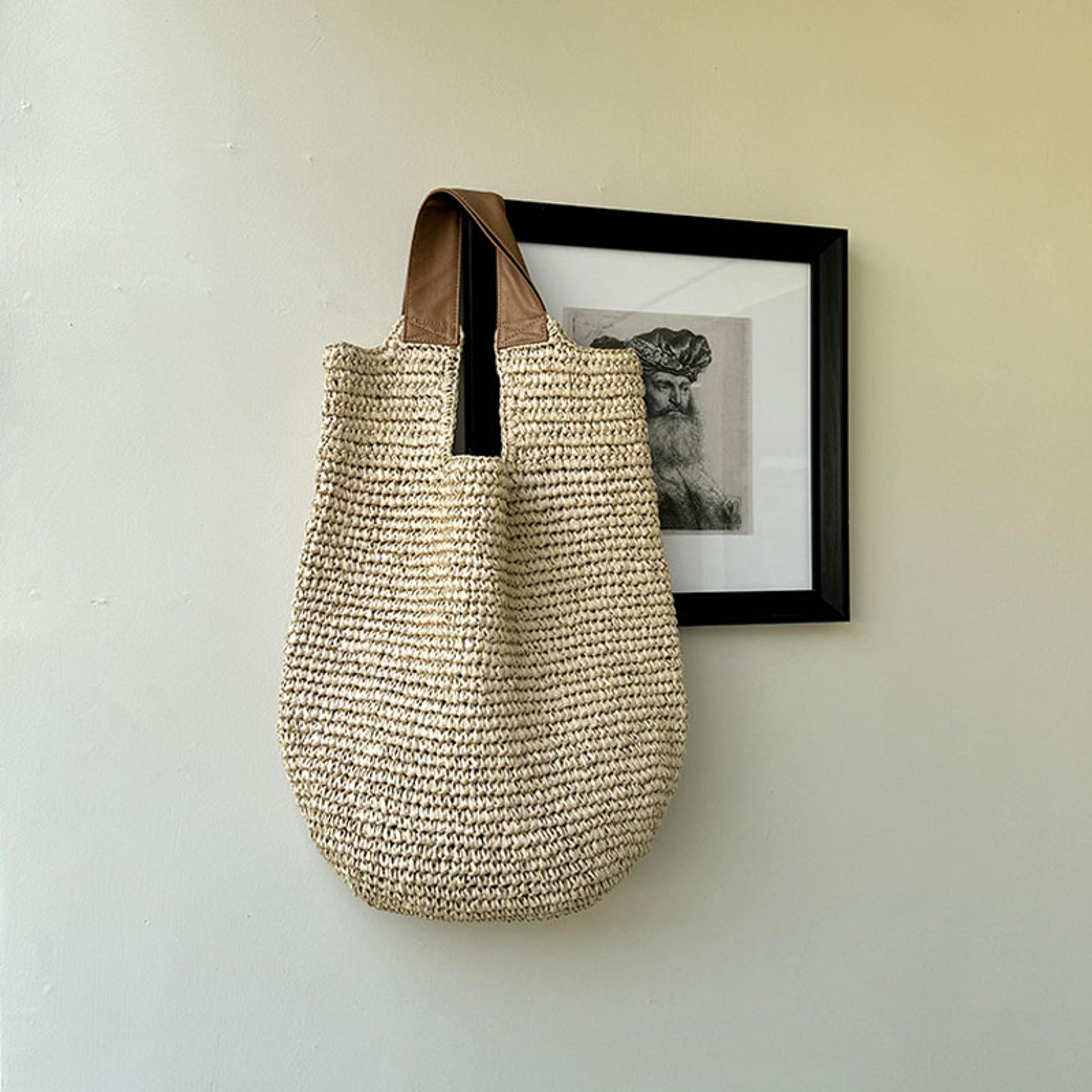 large capacity woven straw tote handmade summer shoulder bag for beach vacation