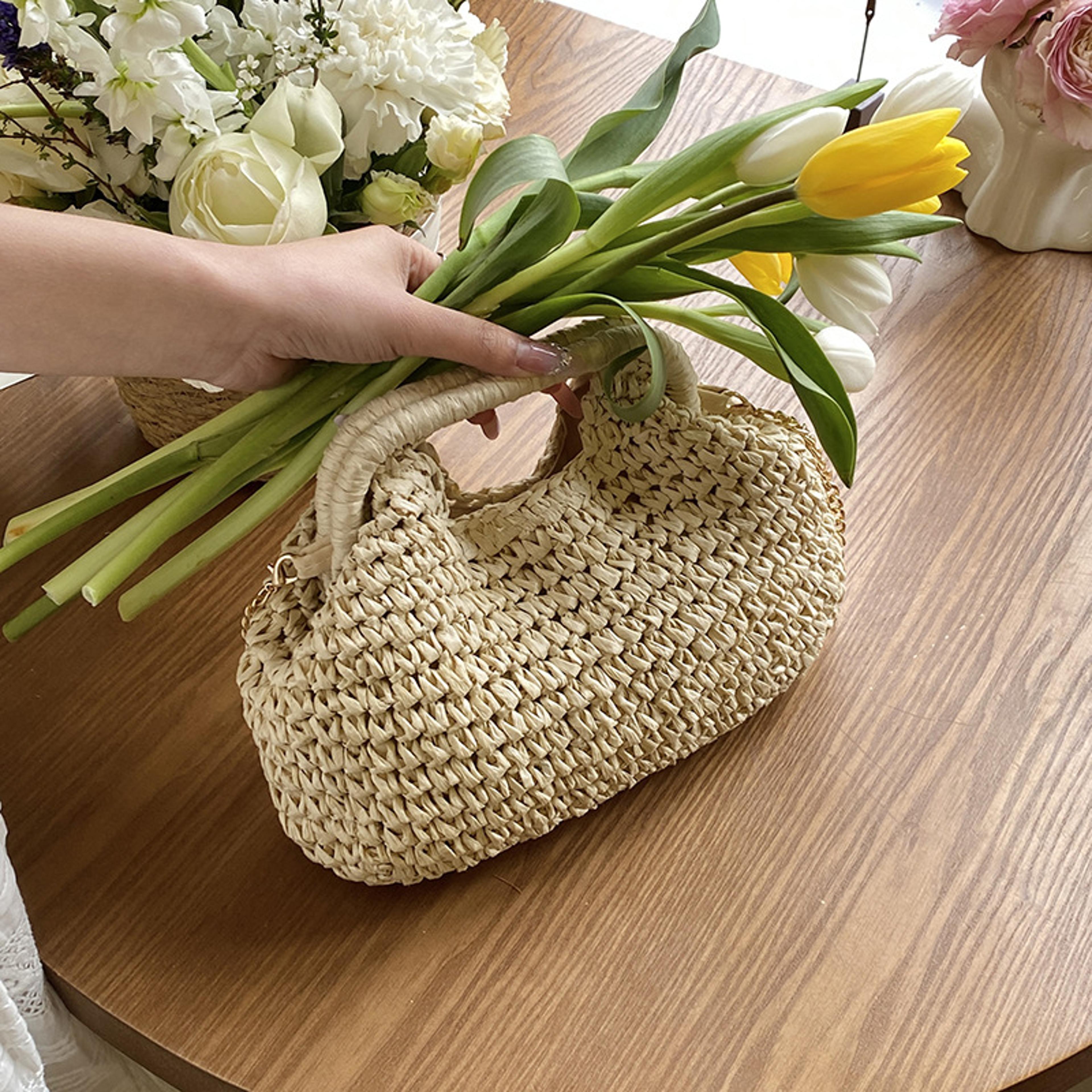 straw shell woven clutch bag with chain strap