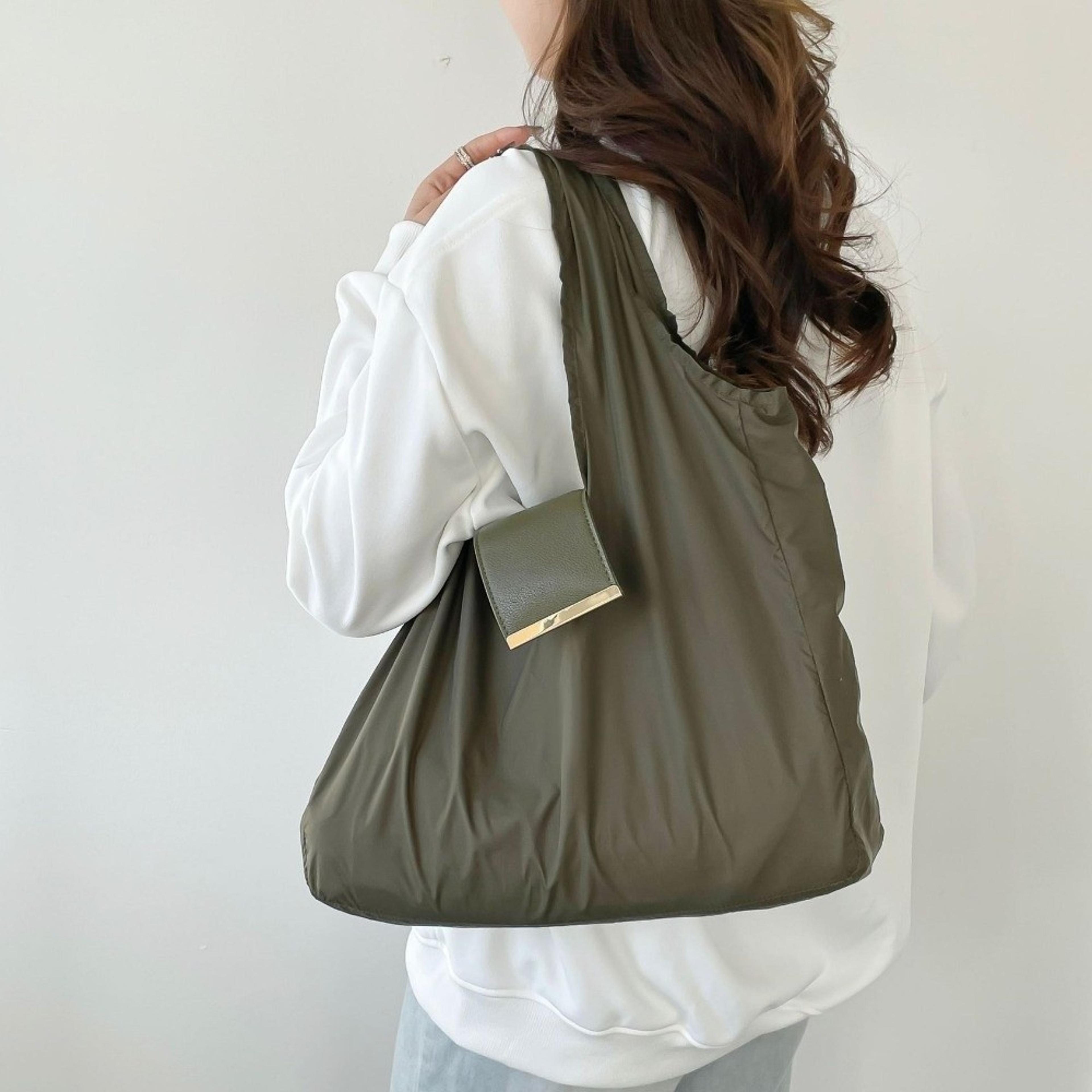 expandable keychain reusable tote bag foldable eco-friendly shopping bag for travel and daily errands