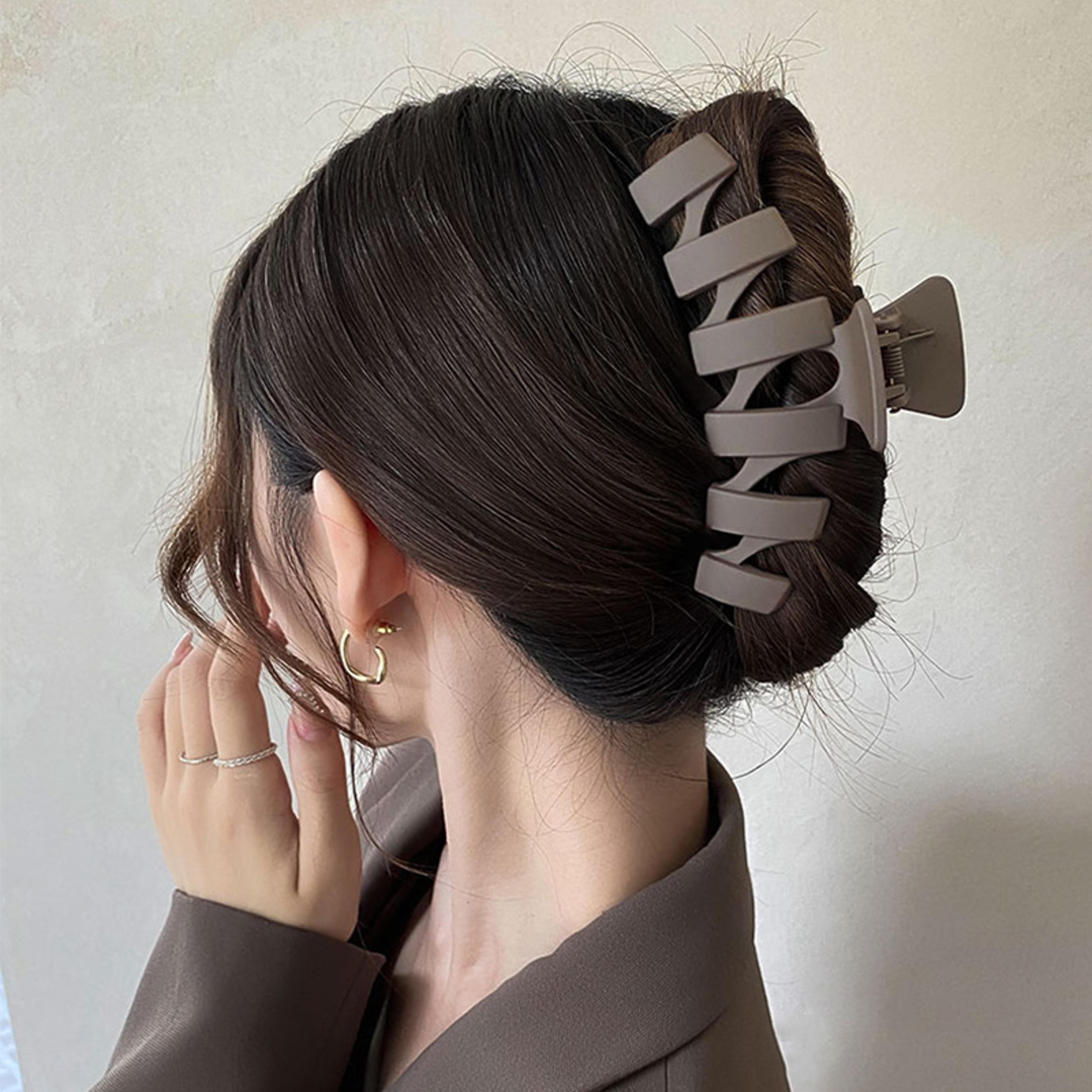vintage geometric frosted plastic hair claw for women – elegant long thick hair claw clip accessory