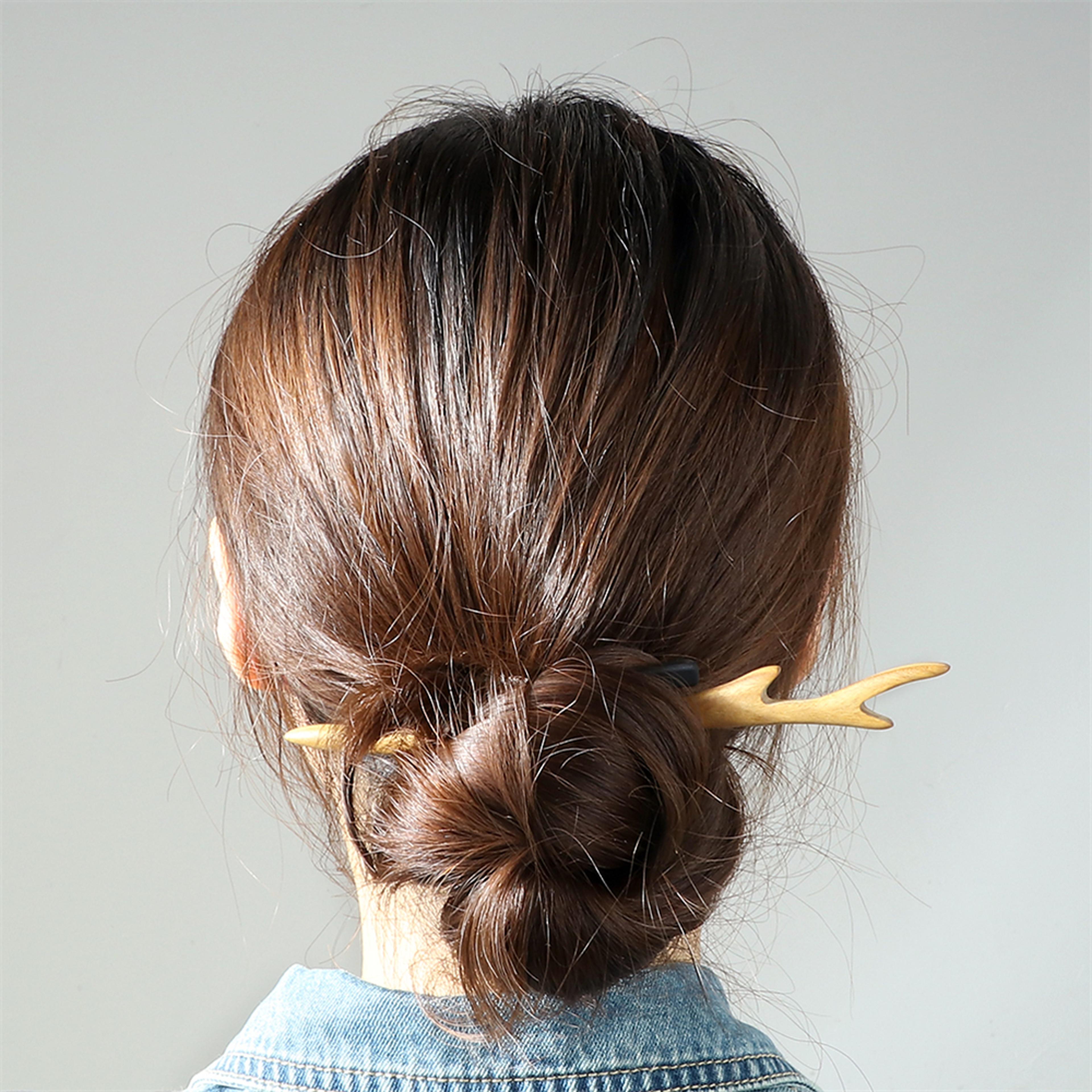 vintage green sandalwood hairpin – natural chinese style hair stick for women & girls, antiquity-inspired hair accessory