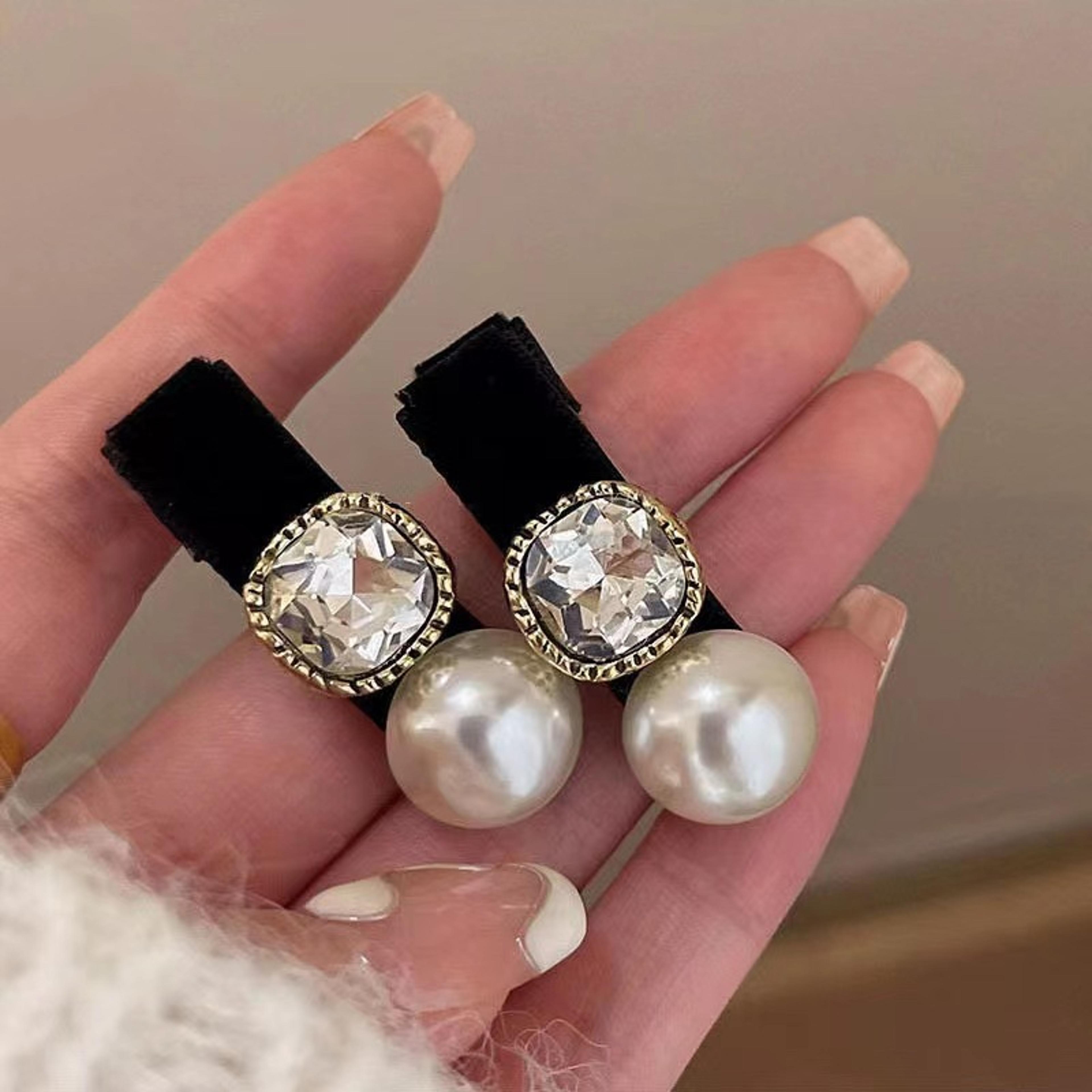 exquisite pearl velvet side clip hairpiece for women – retro black bangs clip, high-end fragrance hair accessory