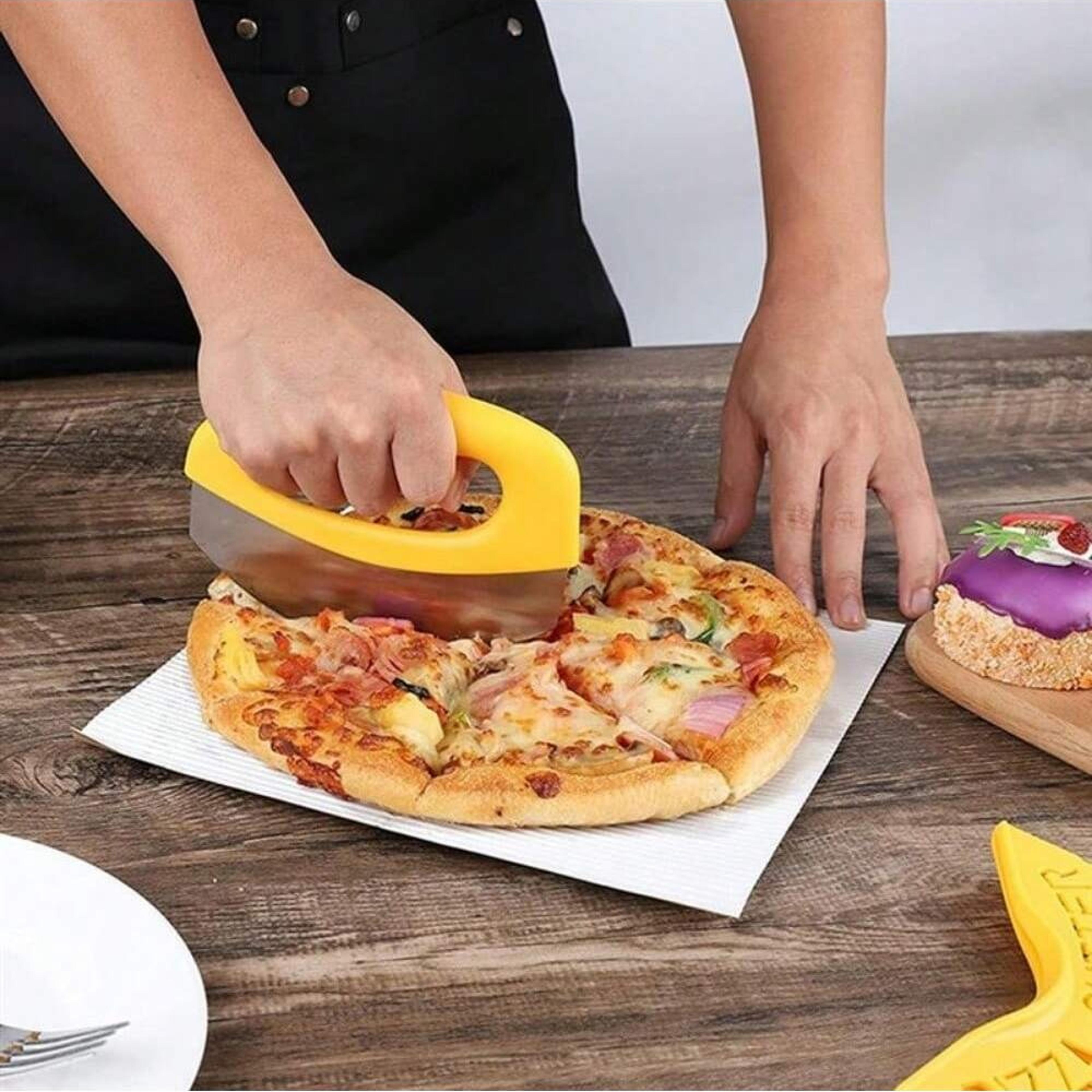 stainless steel pizza cutter with cover – precise and effortless pizza slicing tool