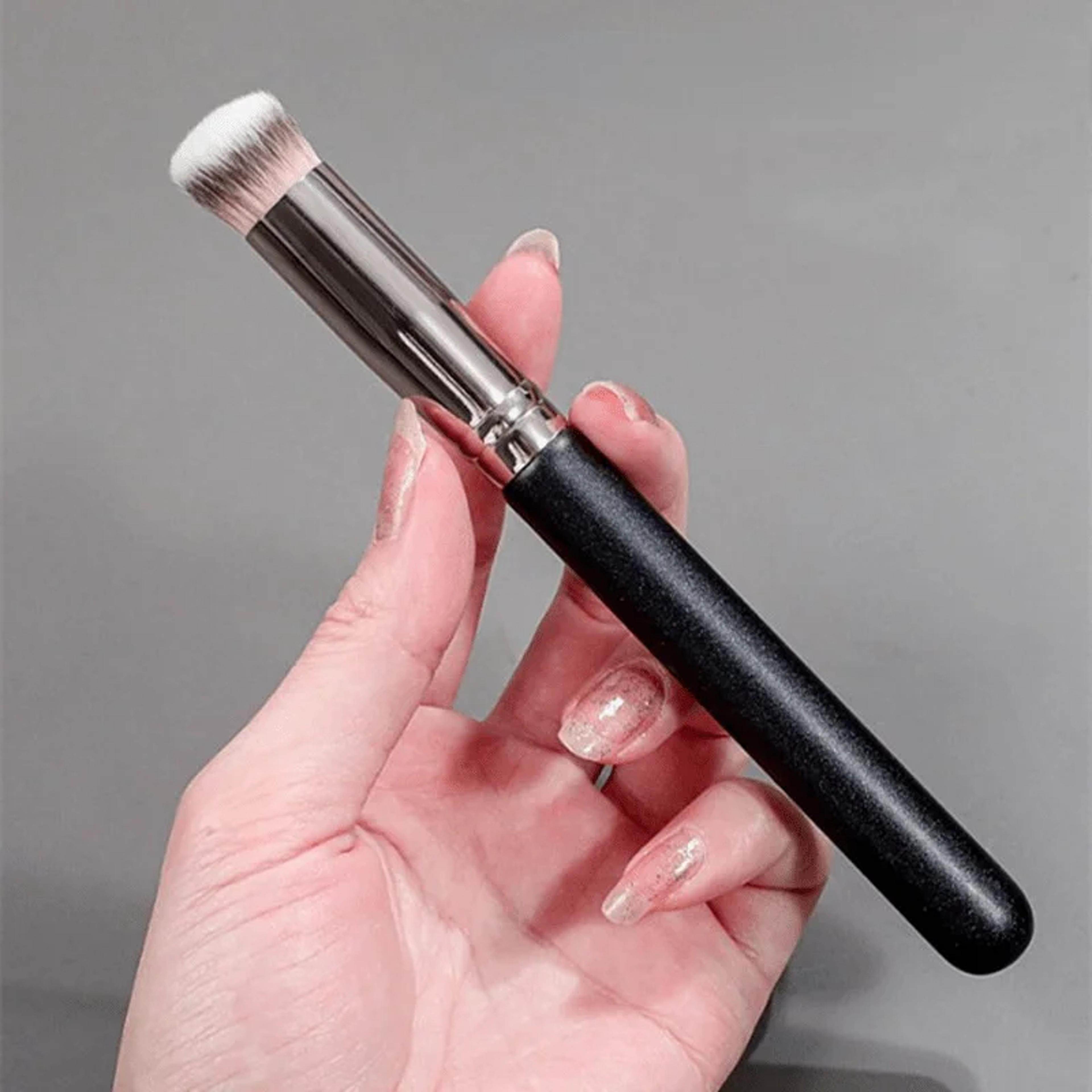flawless foundation & concealer brush for blending, premium dense makeup brush for under eye & contour