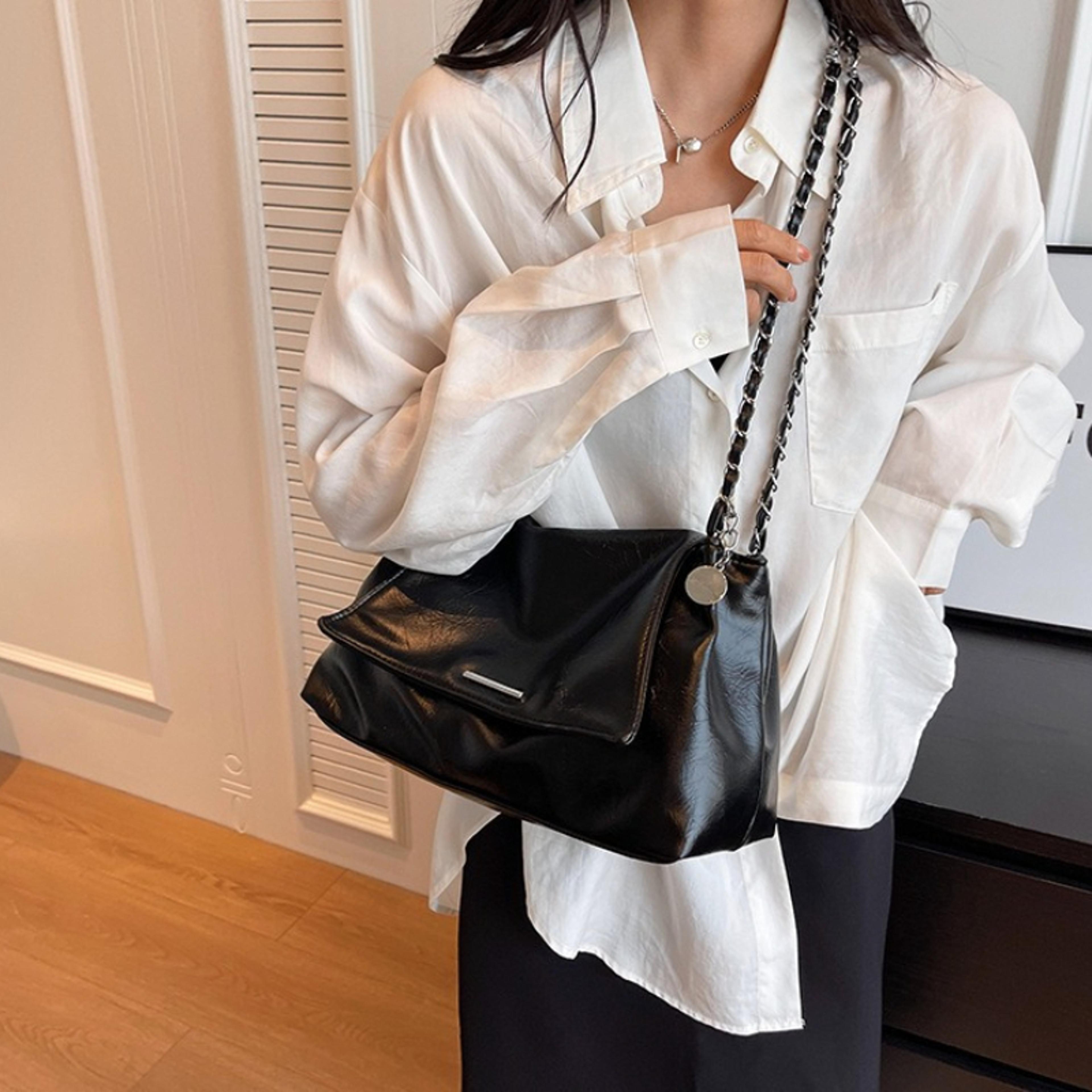 vintage black chain shoulder bag large capacity textured tote for women