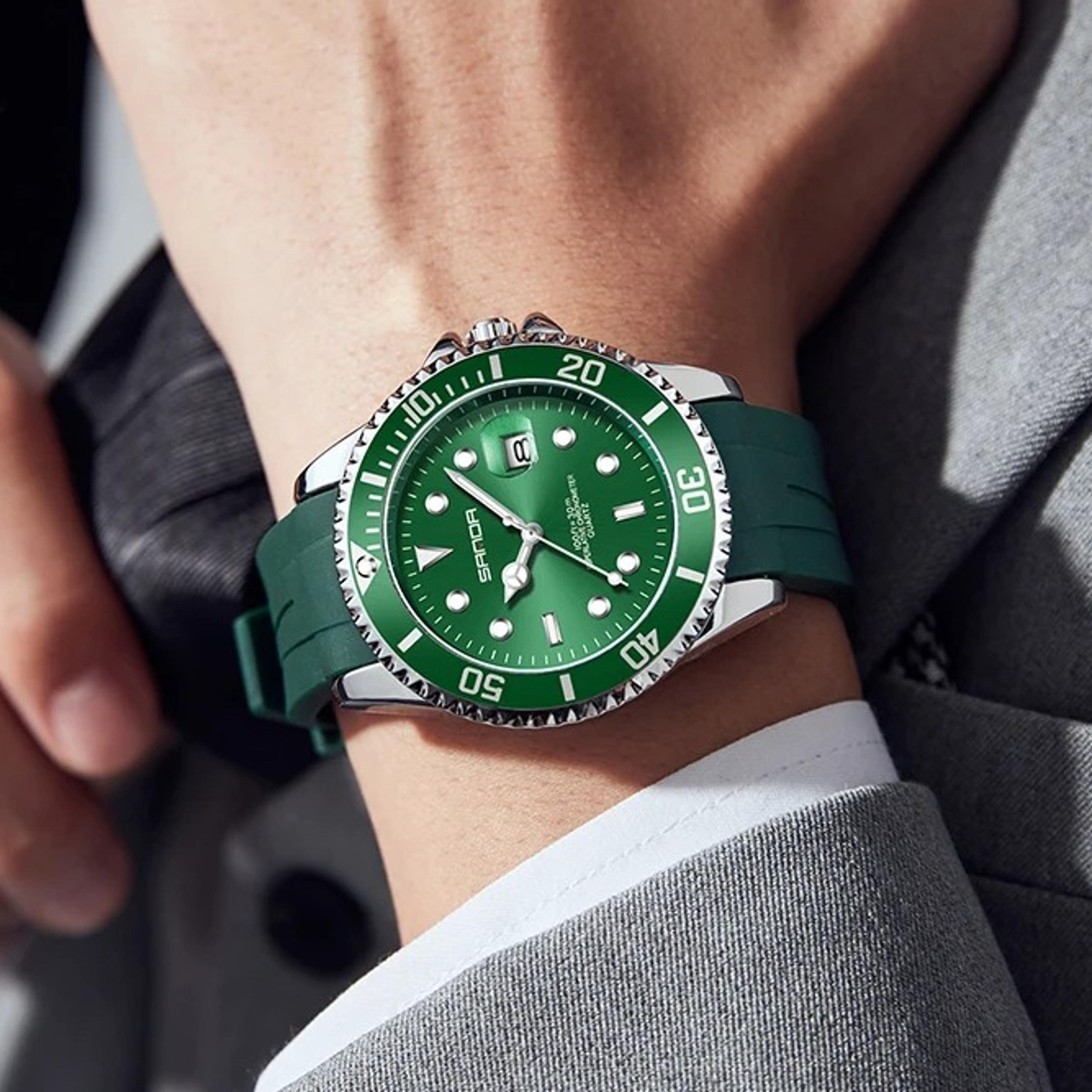 mens quartz watch waterproof luminous sport watch with silicone strap