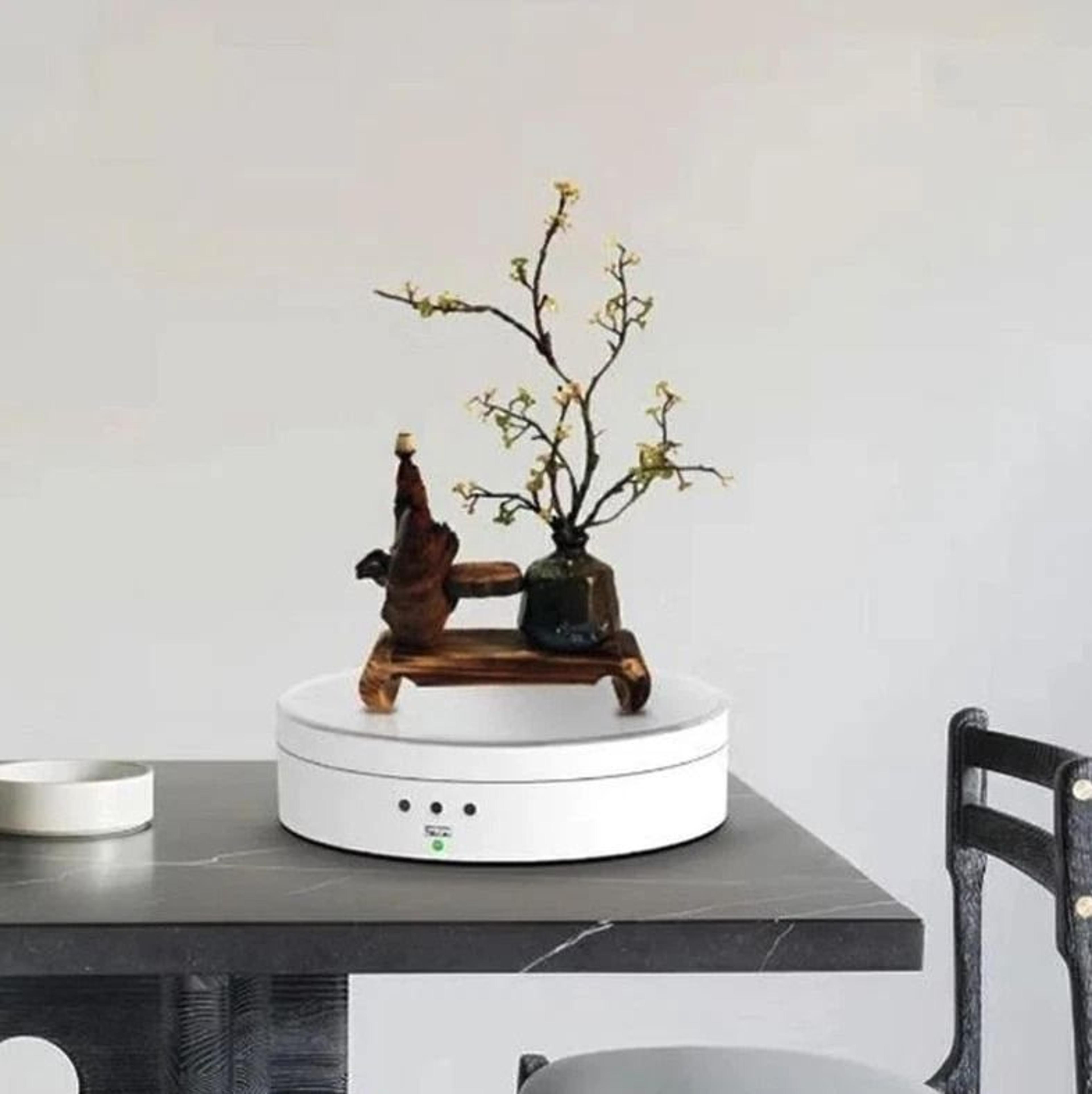 motorized rotating display stand for jewelry photography | electric show holder