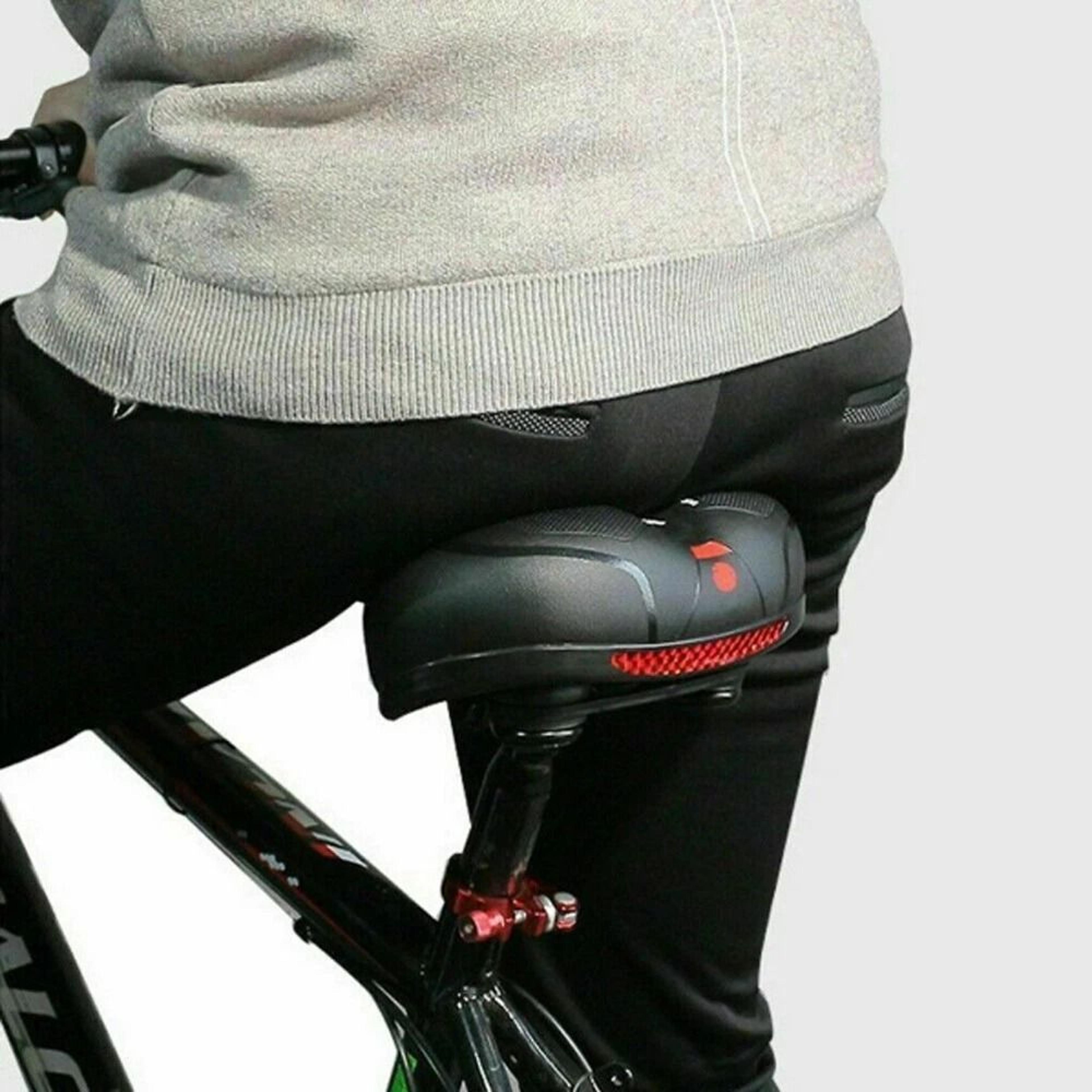 comfortable wide gel bike saddle – extra soft pad for a smooth ride, ideal for cycling and outdoor sports