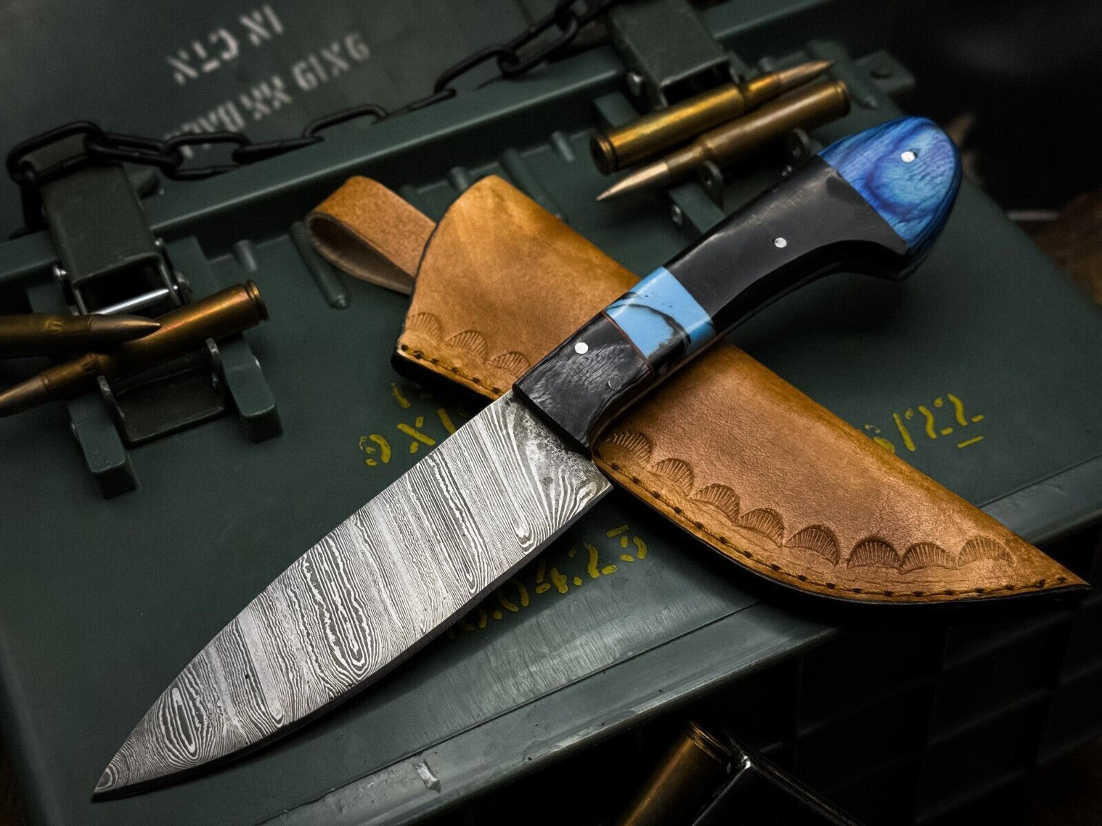 damascus steel kitchen chef knife with resin handle & leather sheath – premium cutting