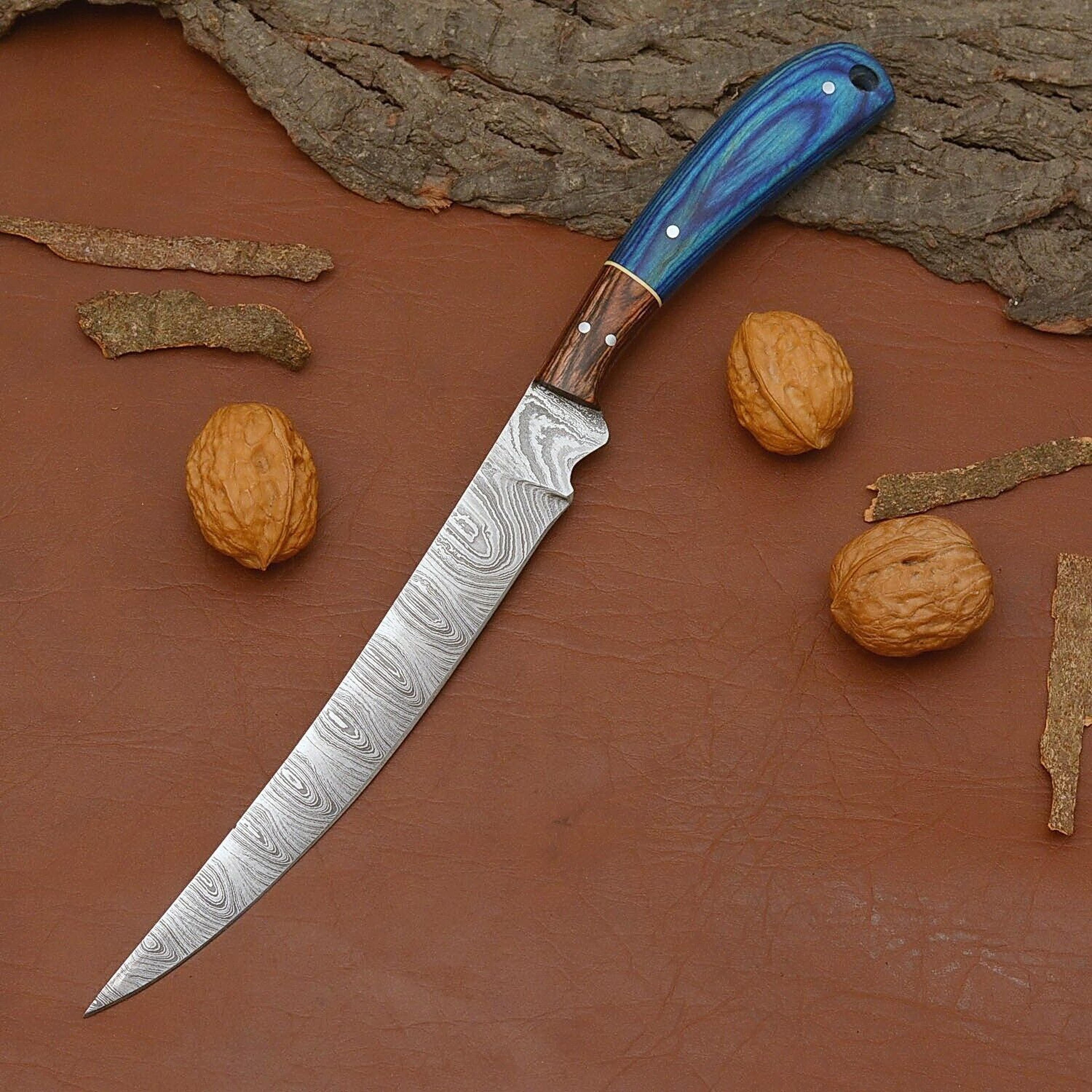 handmade damascus steel fillet knife – custom chef knife with wooden handle & sheath