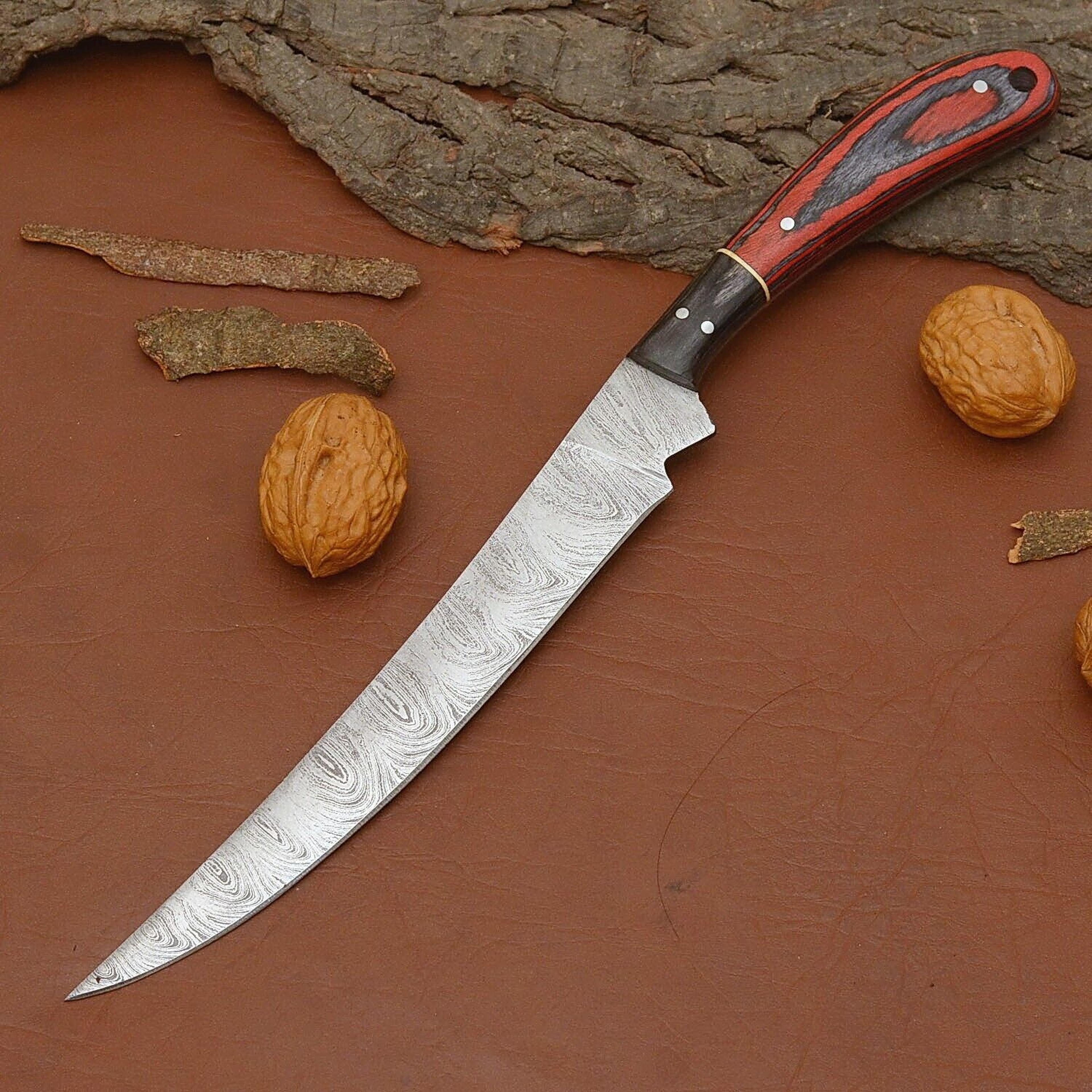custom damascus steel culinary knife – hand forged blade with leather sheath