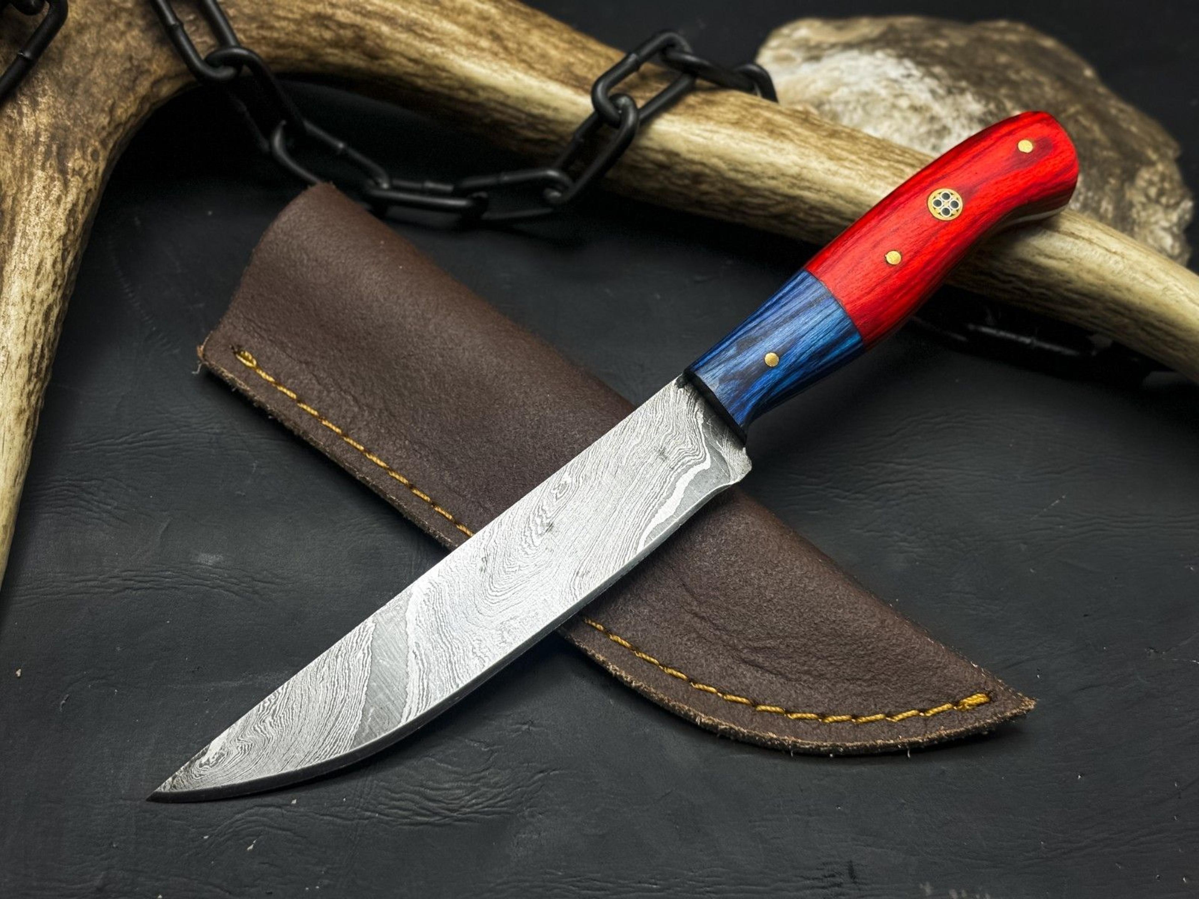 elegant handmade damascus kitchen knife with wooden handle & leather case