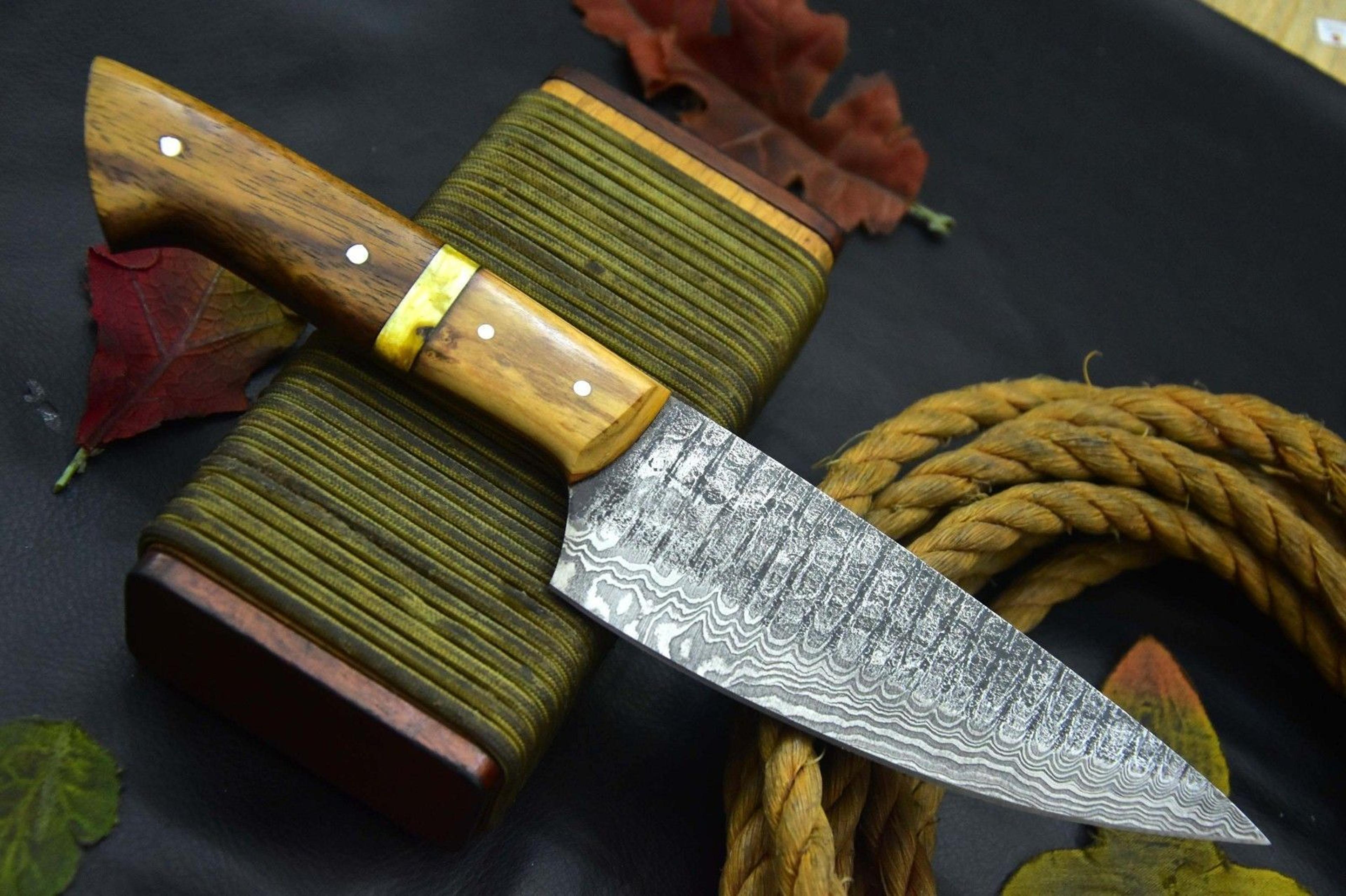 professional damascus steel knife – wood handle & handcrafted leather sheath