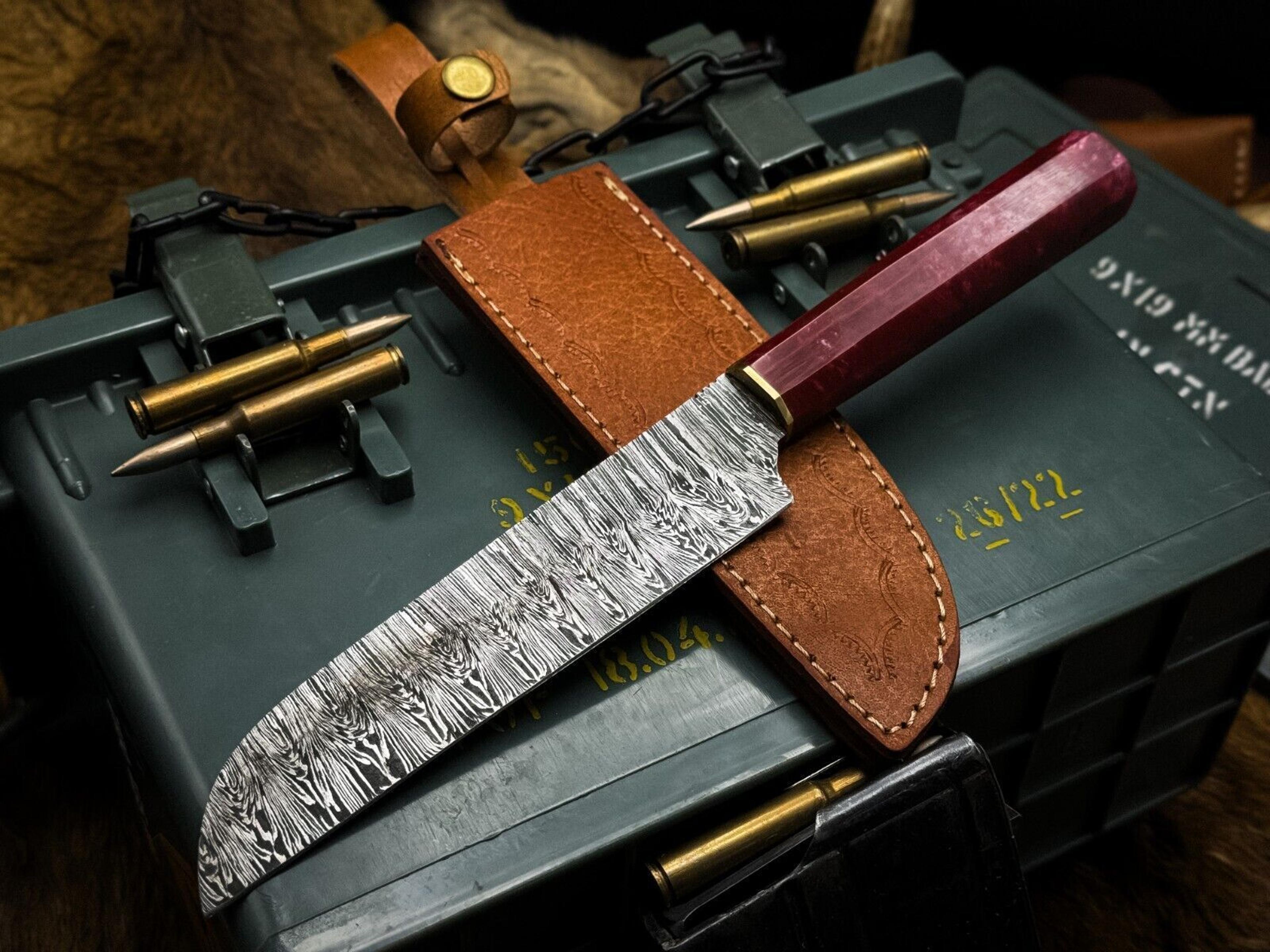 custom damascus steel hunting knife – resin handle & full tang design