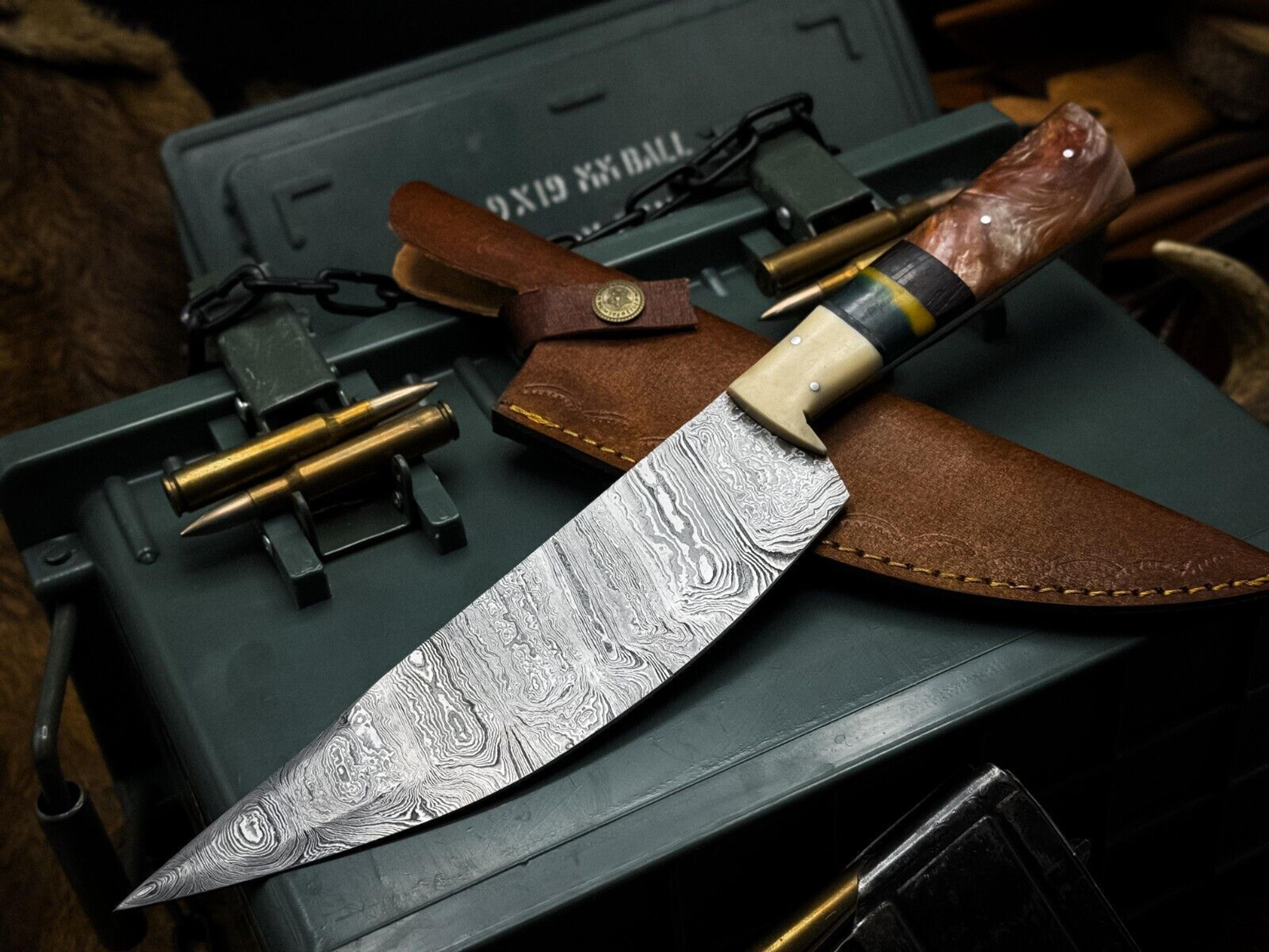 hand-forged damascus steel knife with resin handle for kitchen & outdoor use