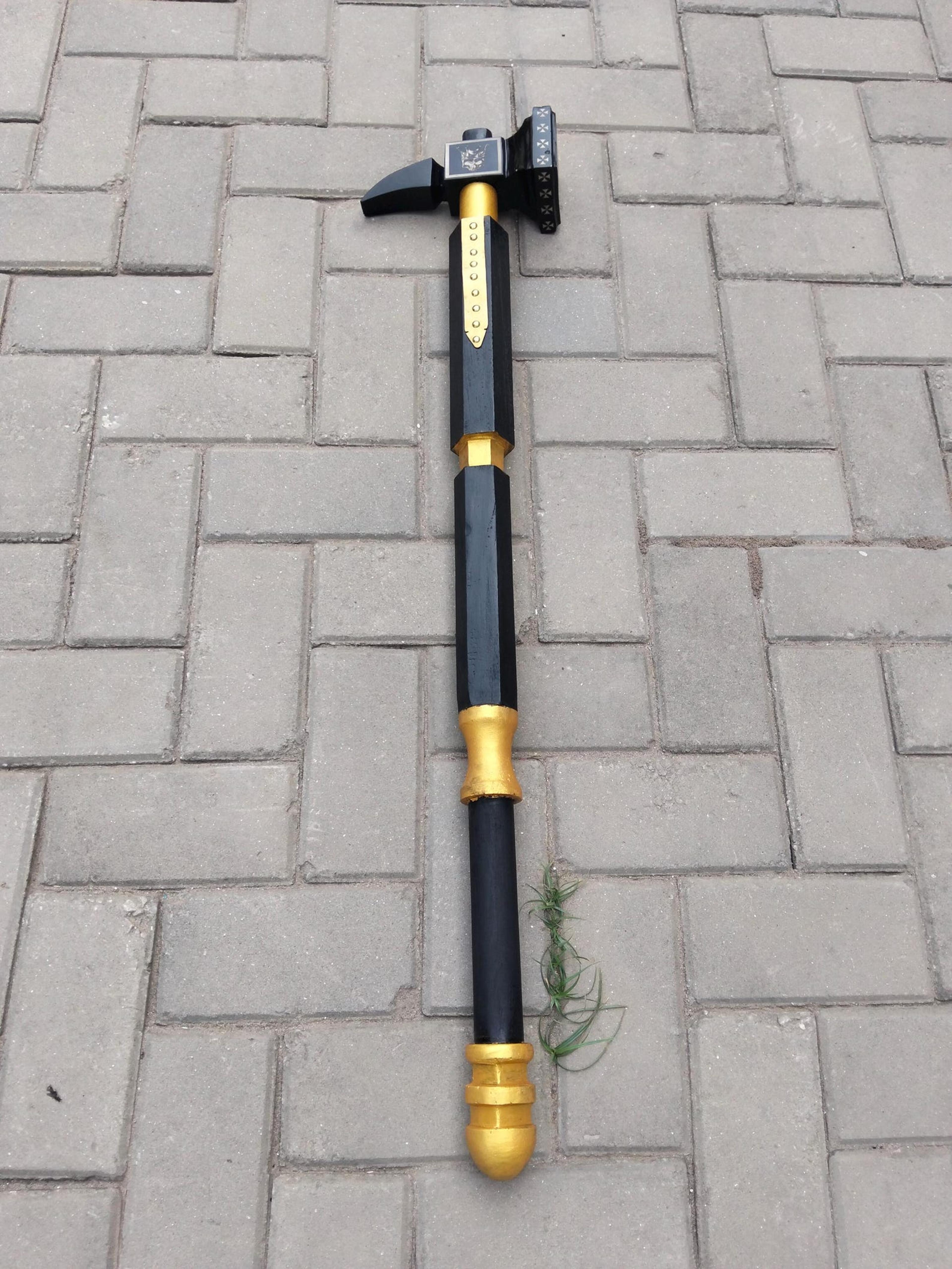 medieval war hammer replica steel hammer head black gold handle for display, cosplay & collectors