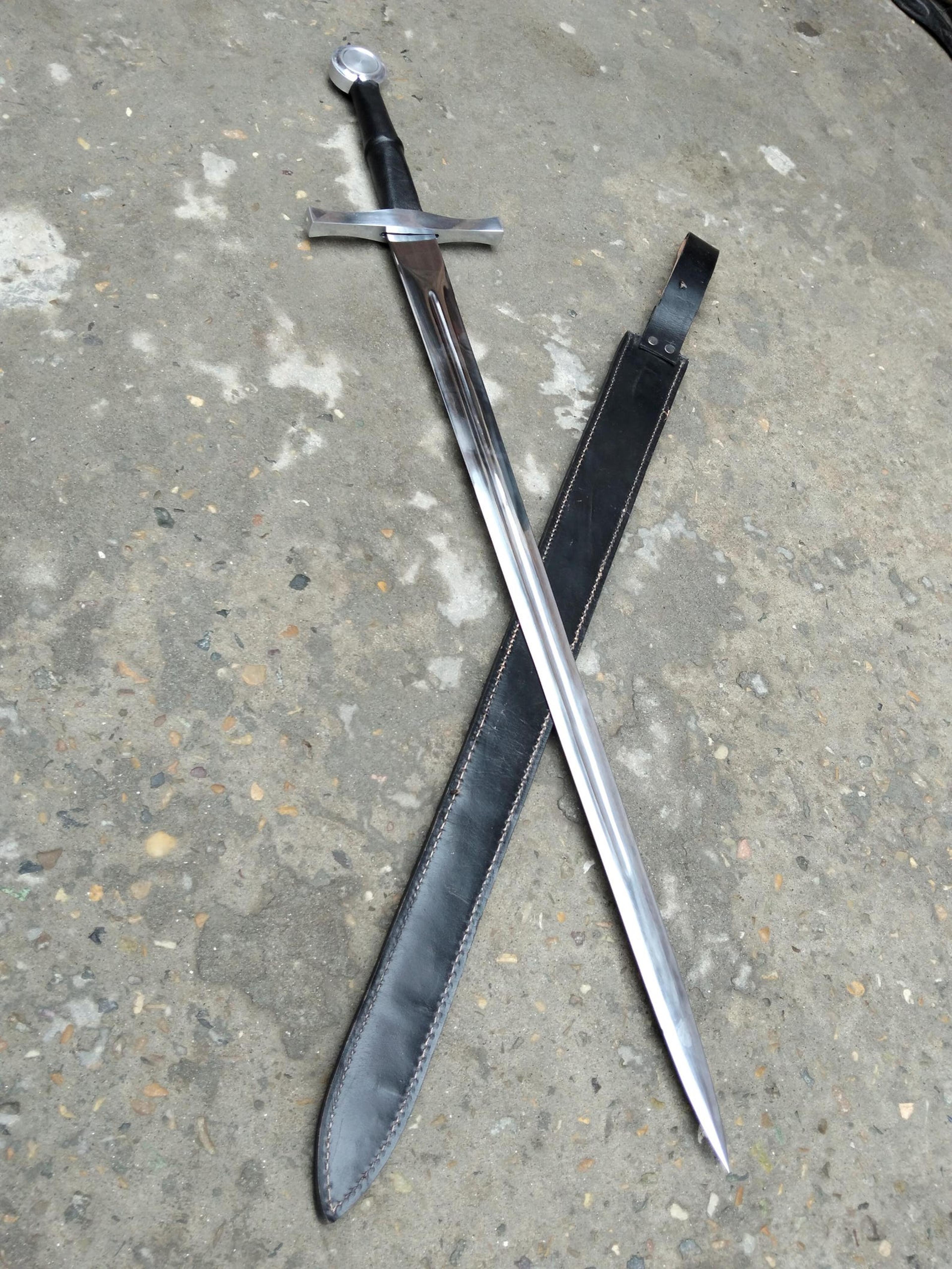 36in medieval knight longsword replica stainless steel blade with black leather sheath for display & collectors