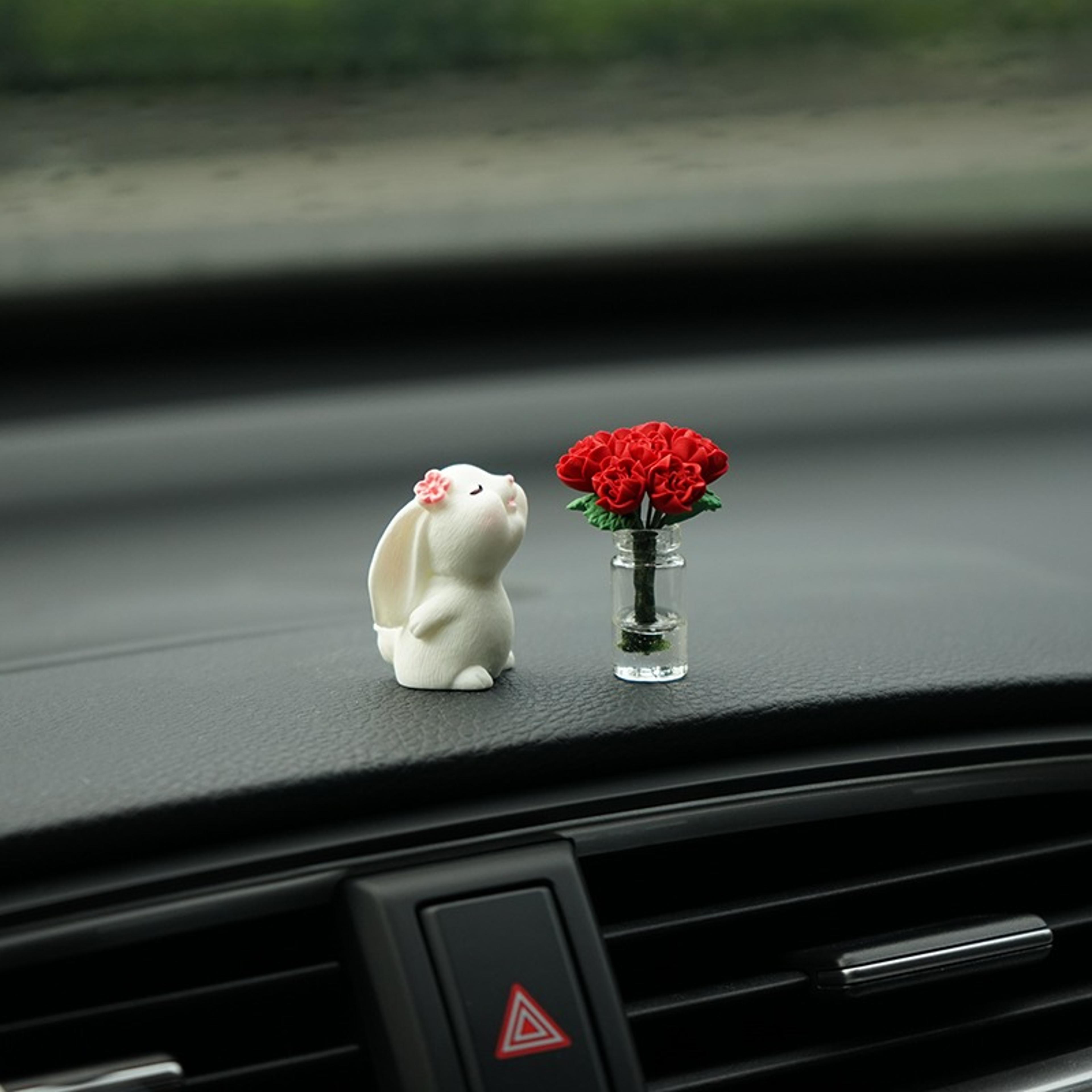 car's mounted bunny, smelling floral fragrance, healing ornament, mini vase pendant center