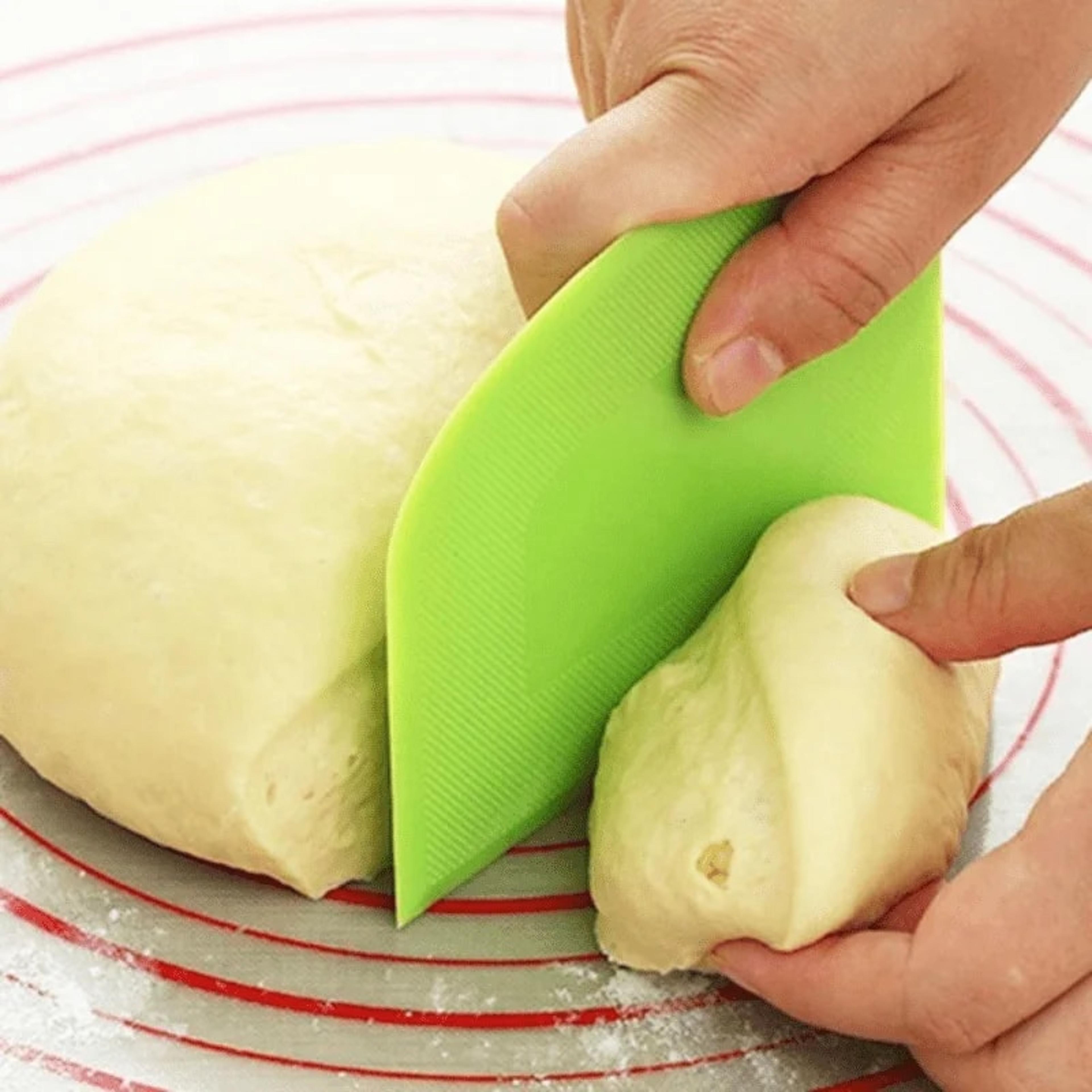 dough knife, plastic cake cream spatula, butter scraper for baking tools with smooth edge