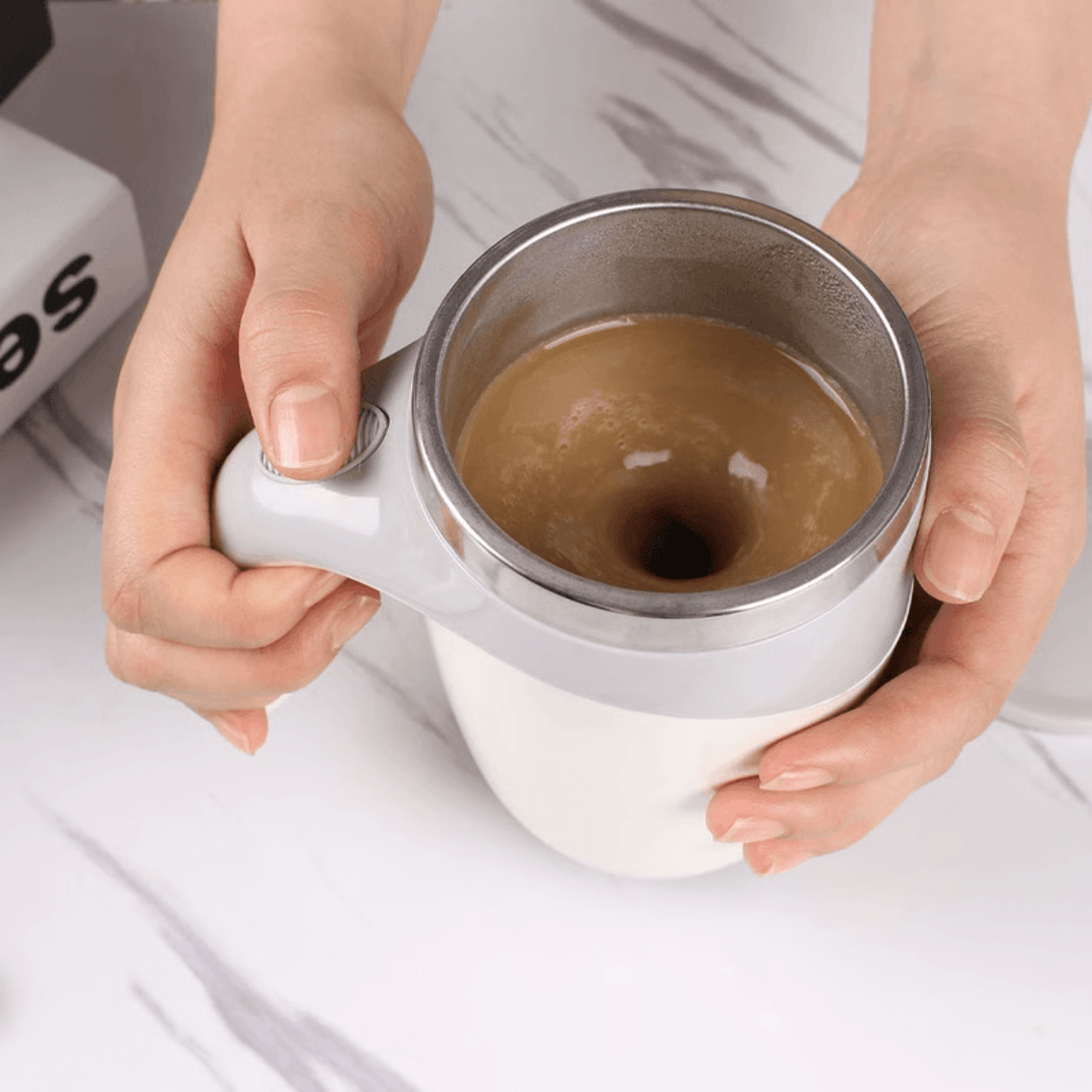 rechargeable self stirring coffee mug, mix cocoa, protein, and drinks automatically