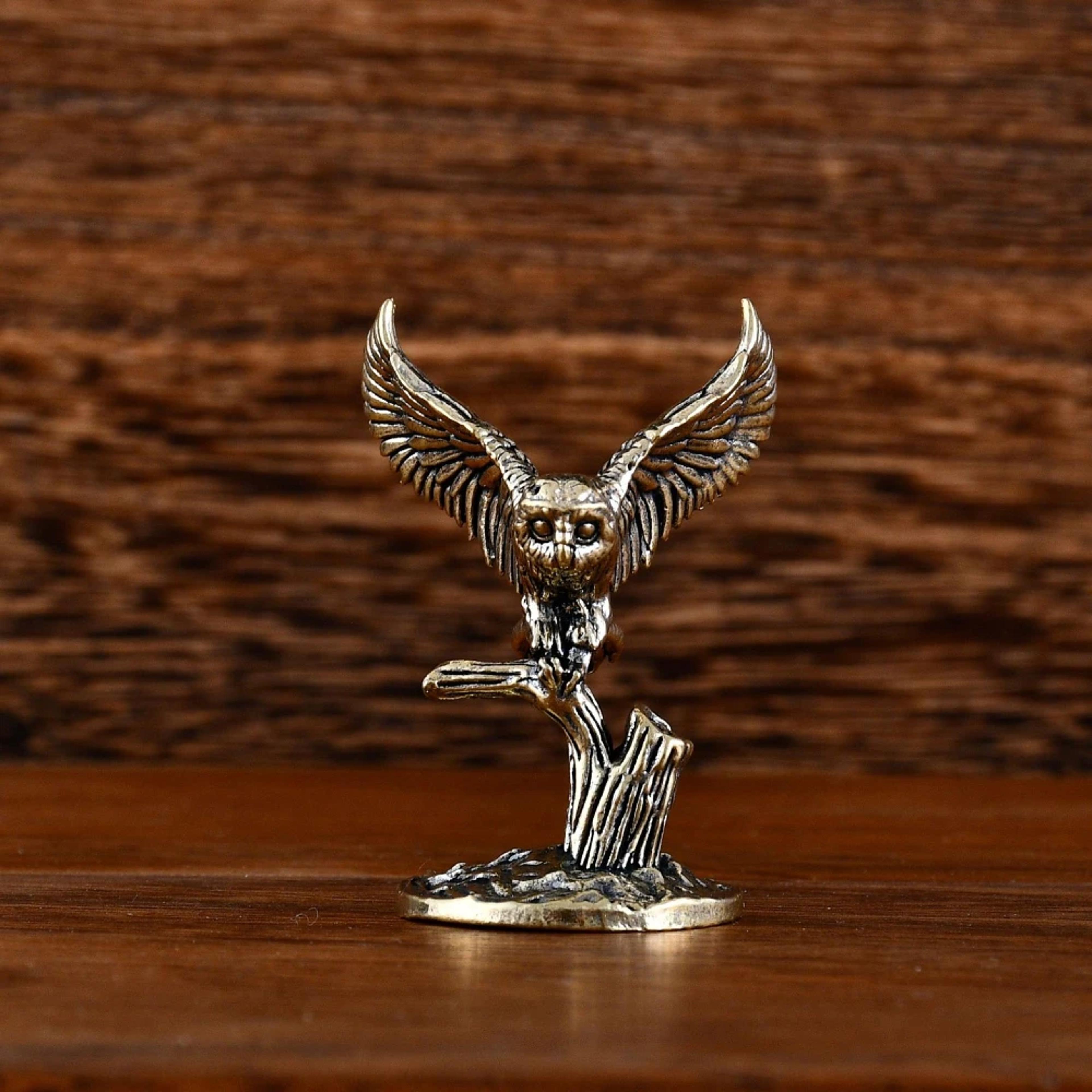 anti-oxidation brass owl sculpture with stable base, easy-clean decorative gift