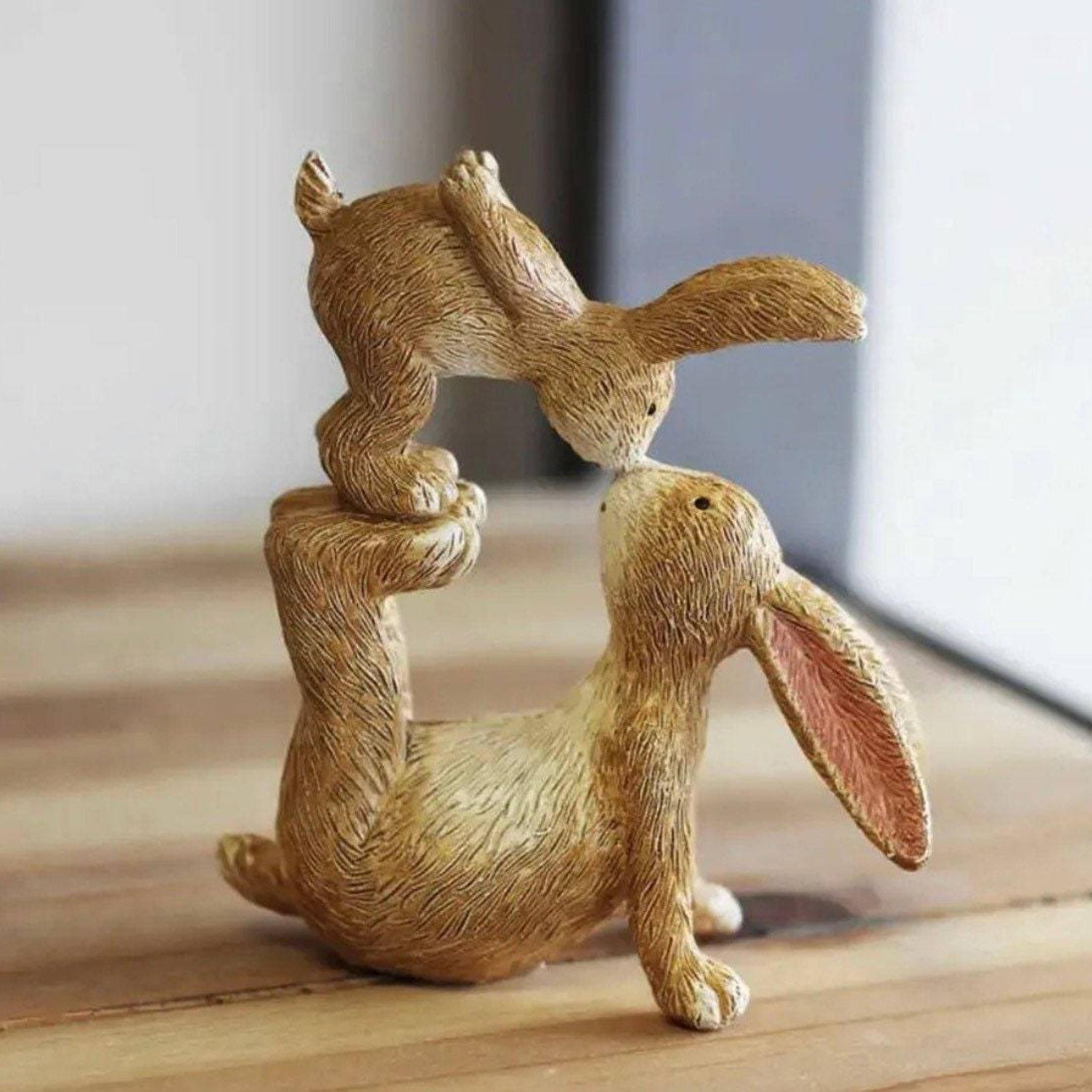 kissing rabbit resin decorative ornament, ideal valentine's day and easter decoration