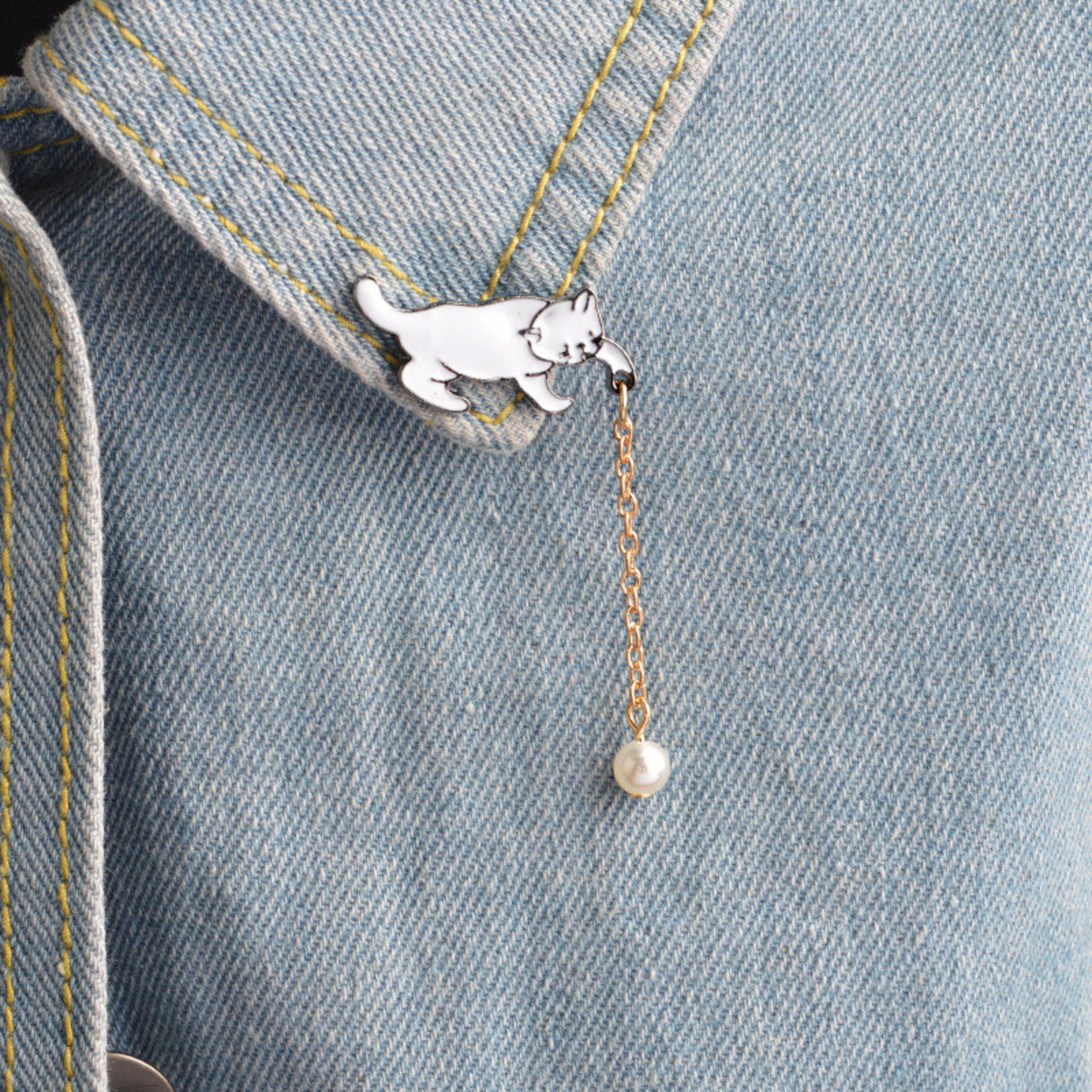 cartoon cat enamel pin for women & girls fashionable kitten backpack & collar brooch jewelry gift