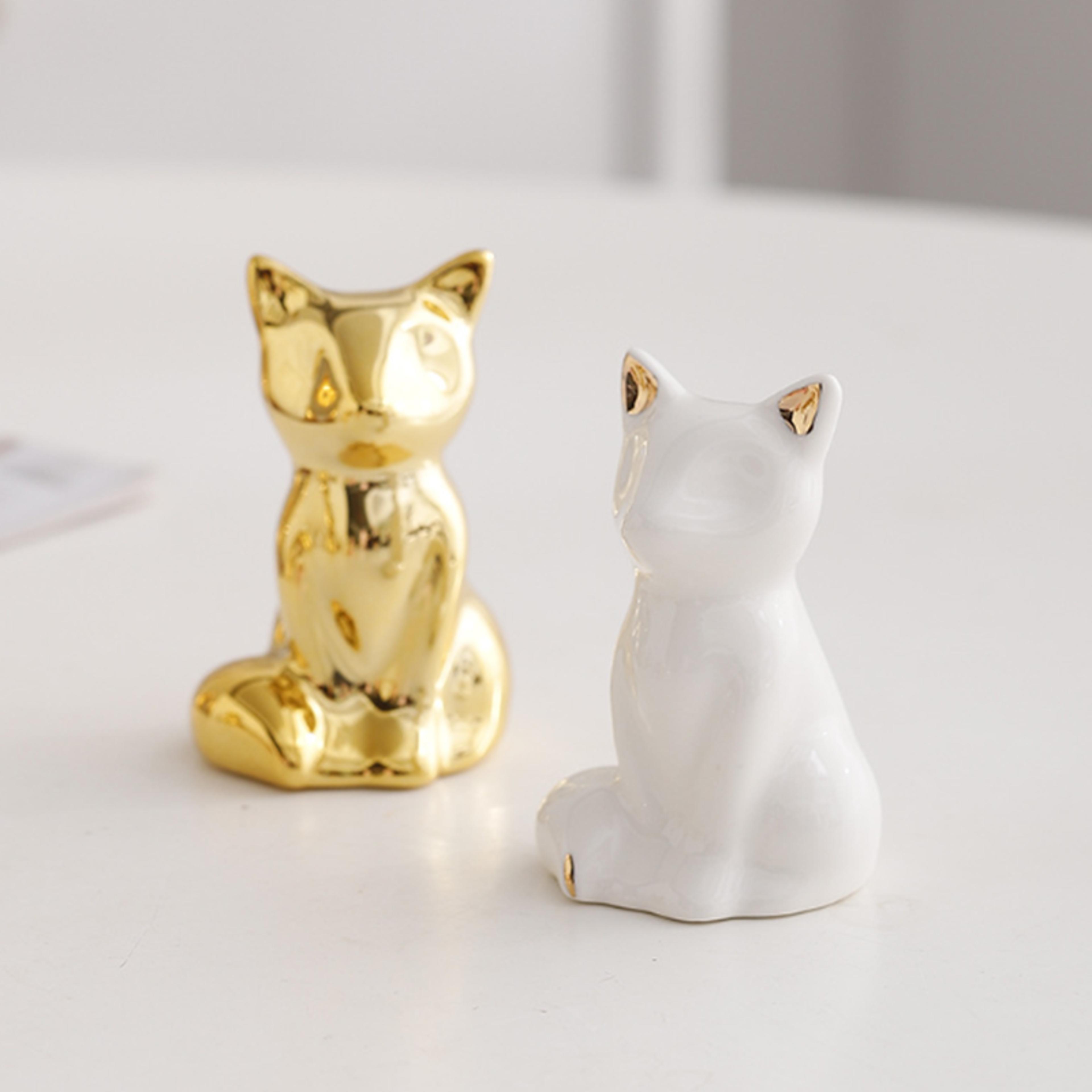 gold and white home decoration accessories, small decorative accents for shelves in livingroom and bedroom