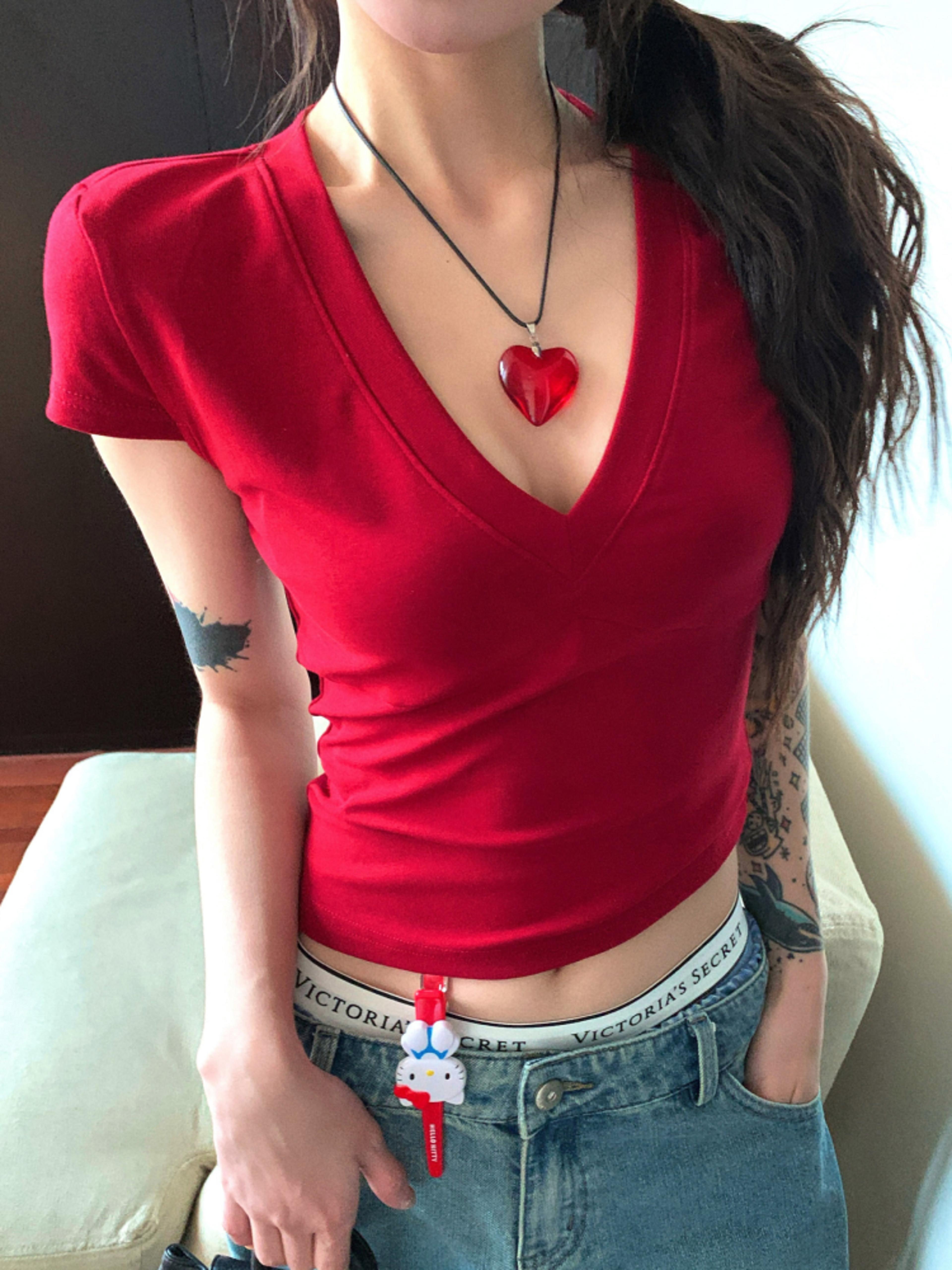 retro chic v neck women's crop top slim fit summer tee
