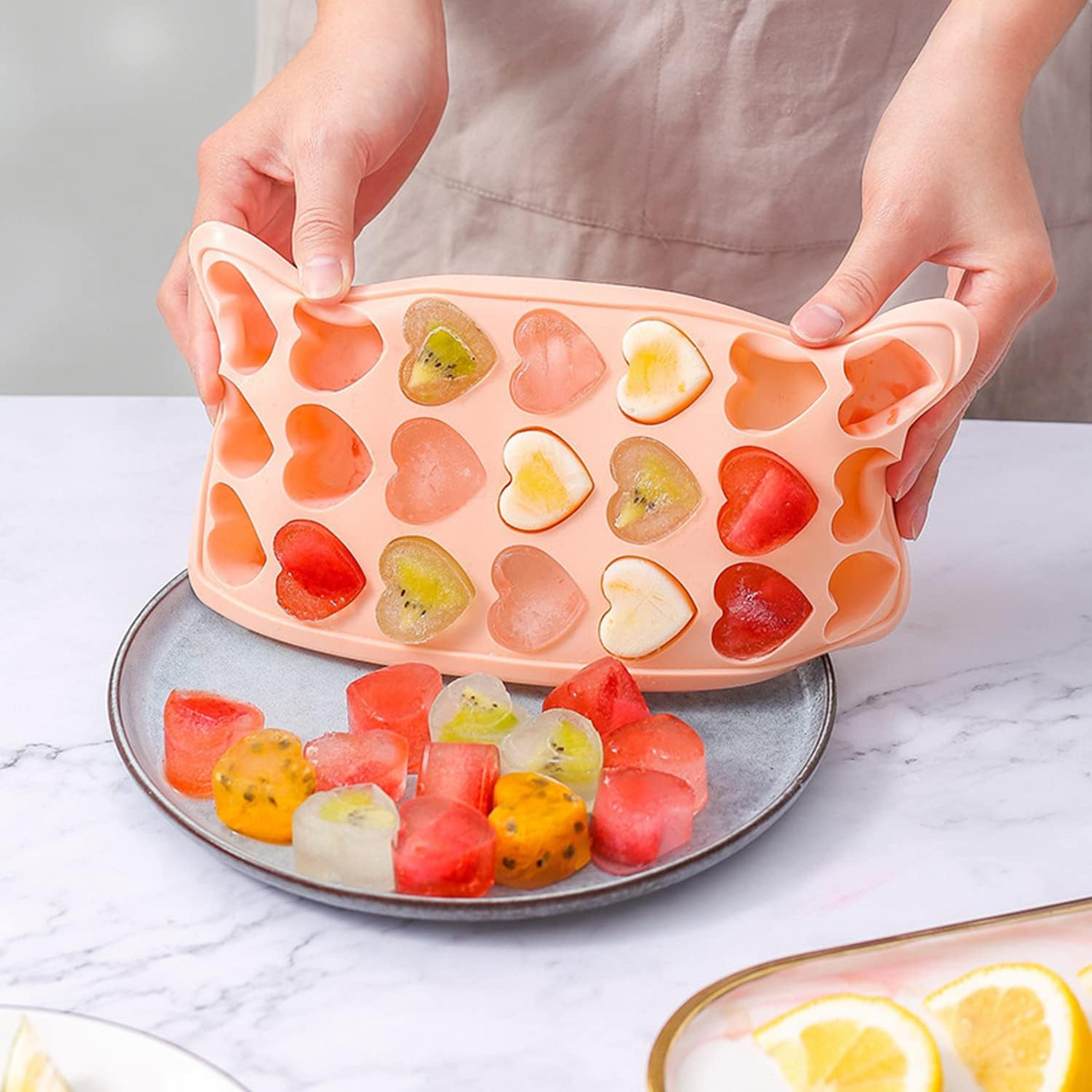 heart shape silicone ice cube tray with lid for whiskey, cocktails & chocolate mold