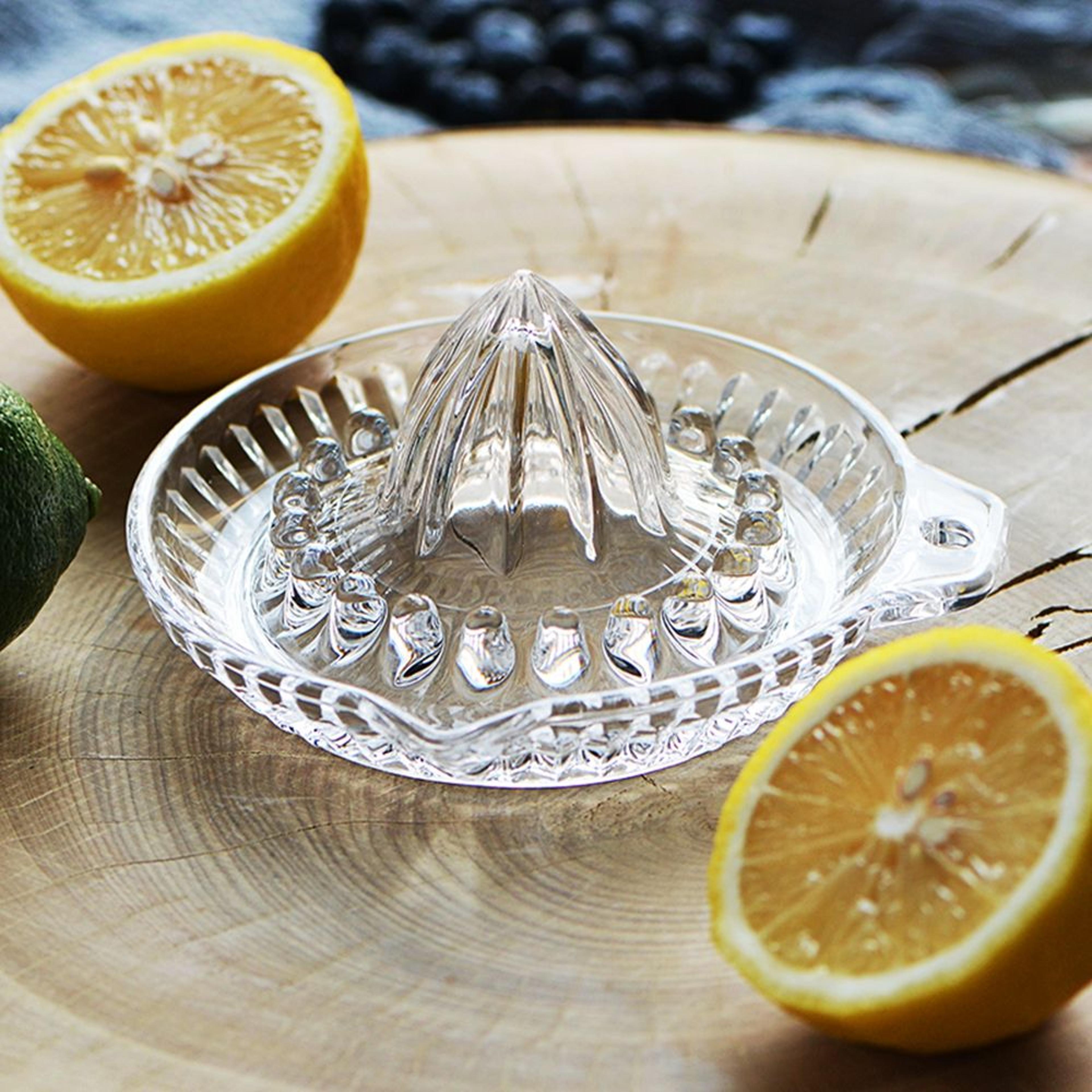 premium manual citrus juicer press with pour spout & ergonomic handle