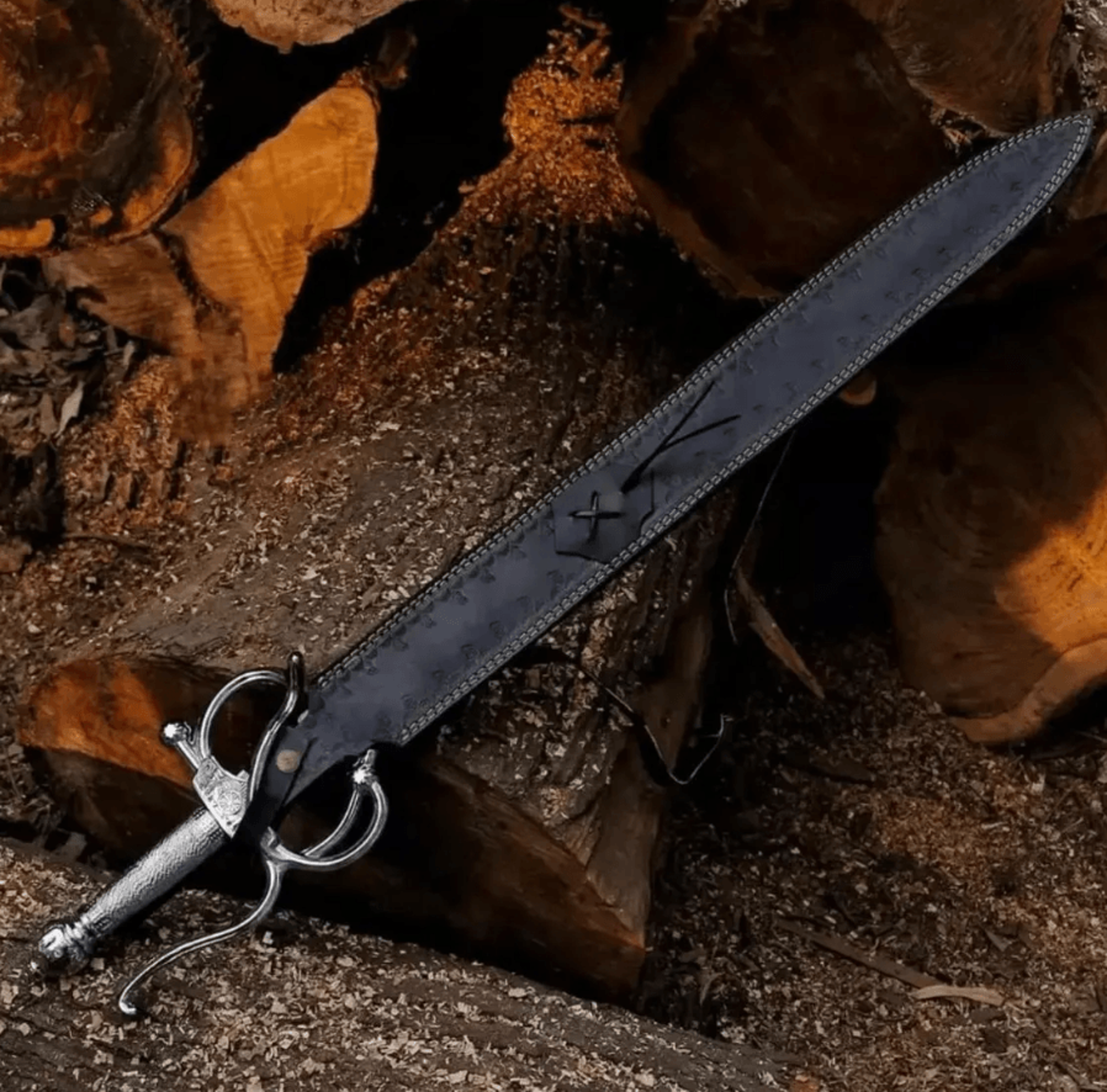 handmade viking sword | twisted damascus steel blade with solid grip handle sword