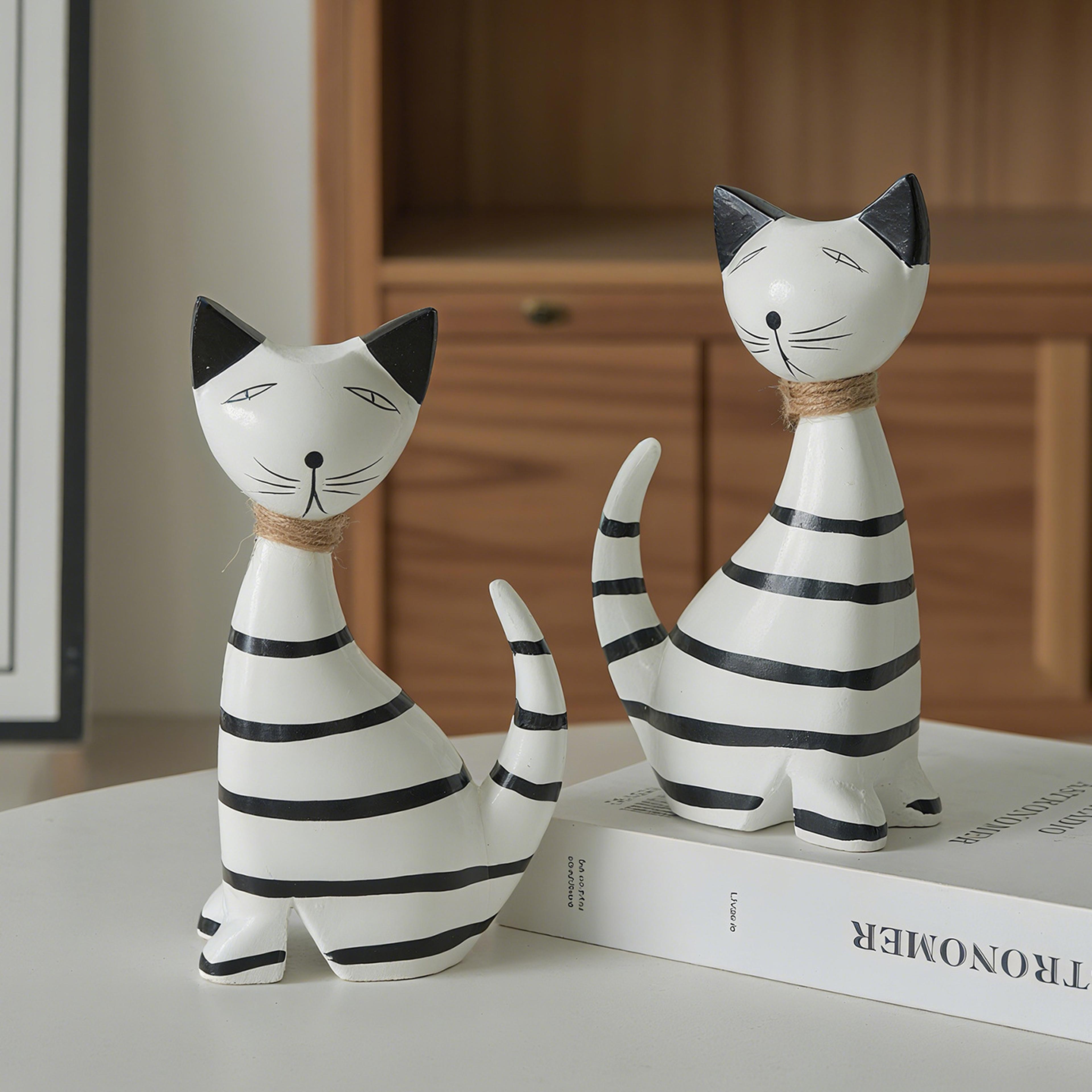 striped kitten couple ornament, nordic wooden cat decor, minimalist desktop decoration, cute cat figurine