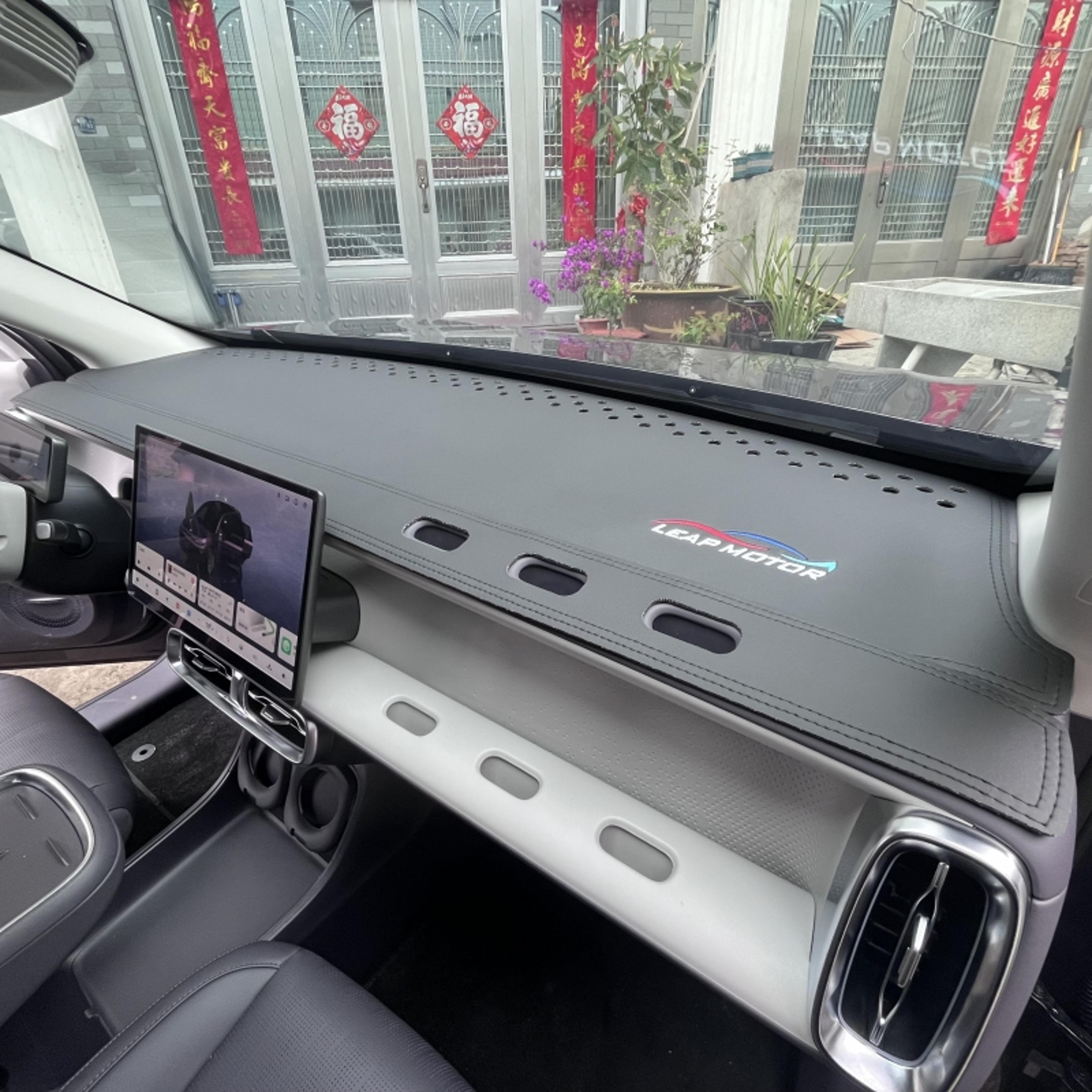 anti uv dashboard cover and non slip dash mat