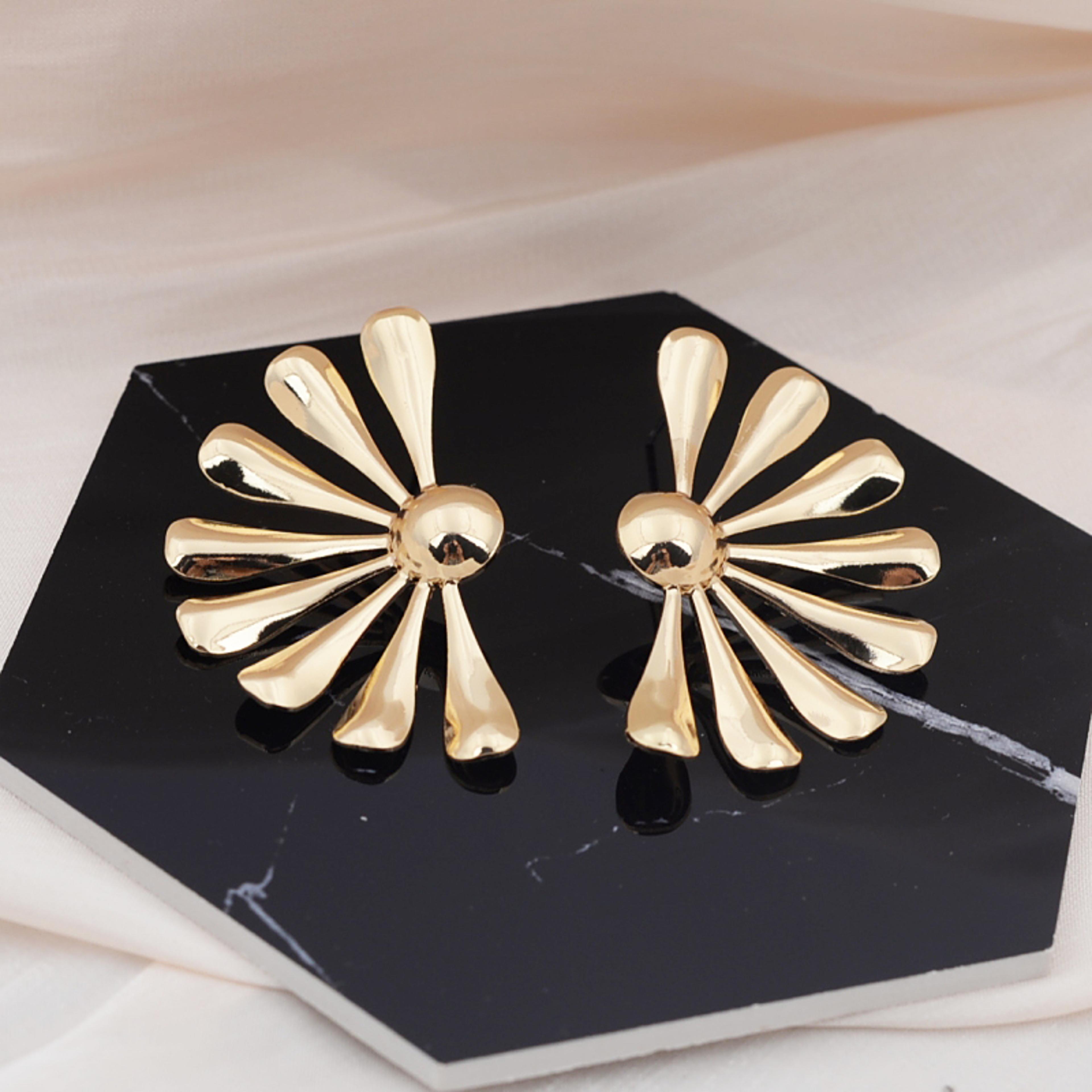 blooming sunflower stud earrings for women bold floral statement earrings