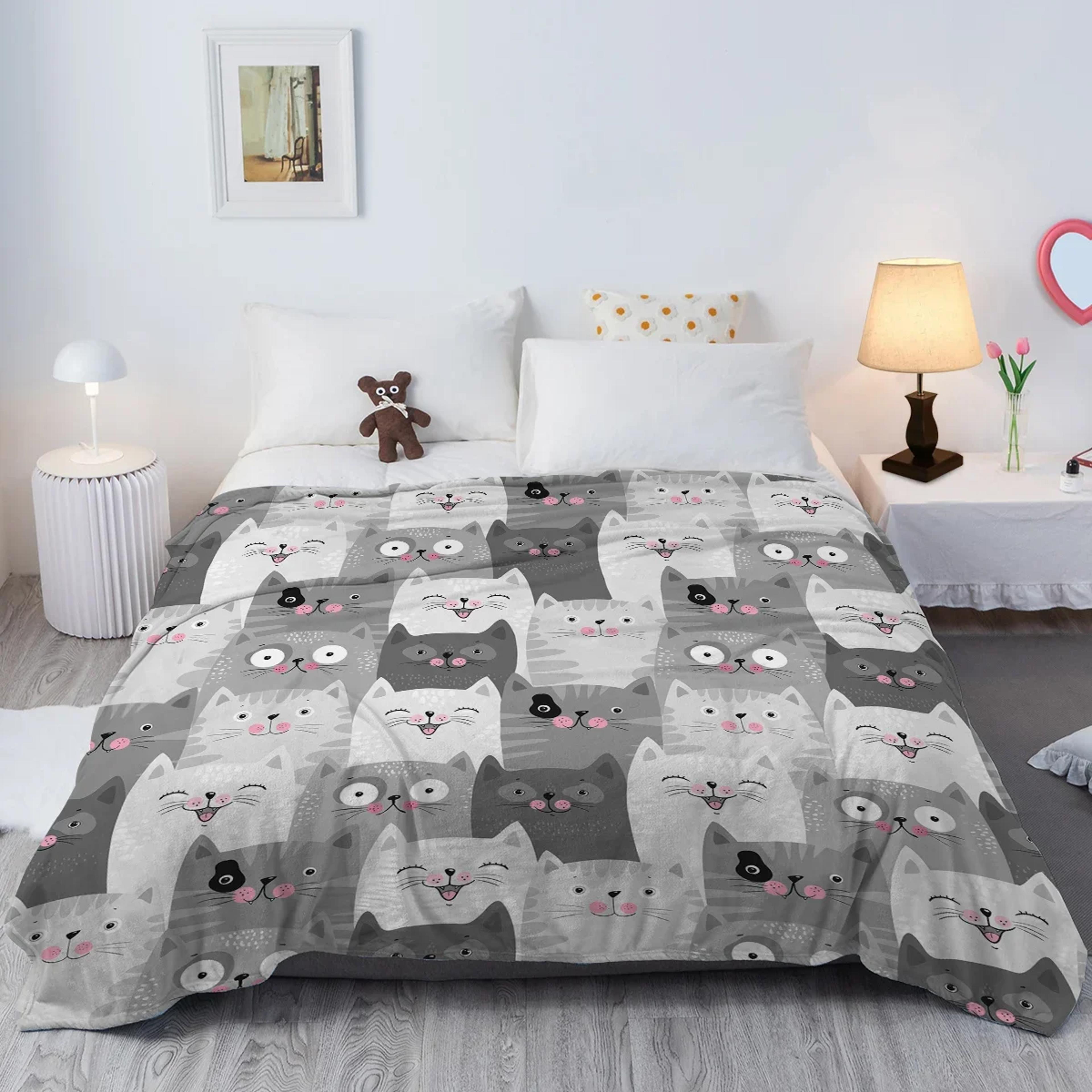 cute cat blanket plush flannel fleece blanket soft throw for sofa, couch & bed