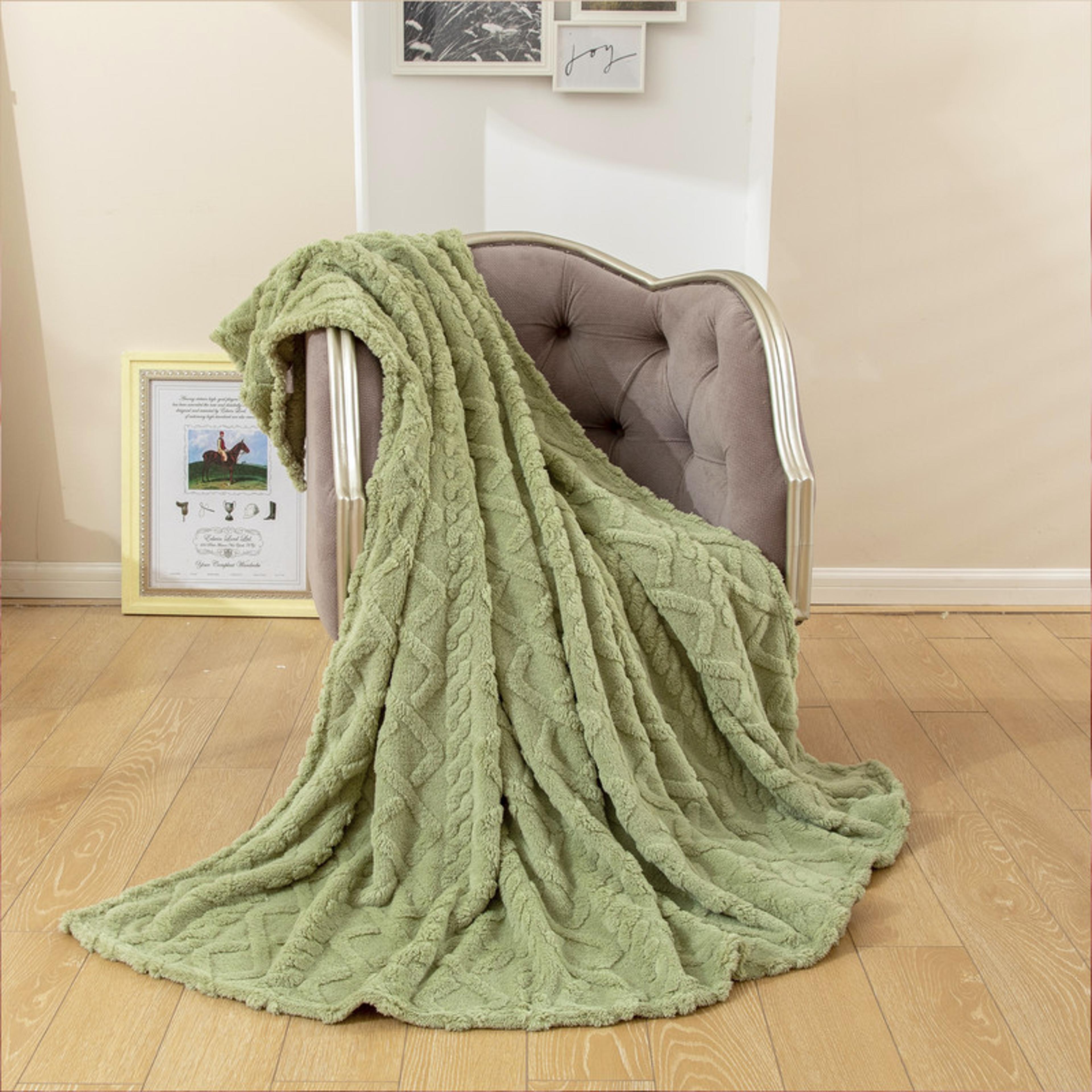 ultra cozy sherpa blanket thick soft fleece throw blanket for sofa, bed & travel