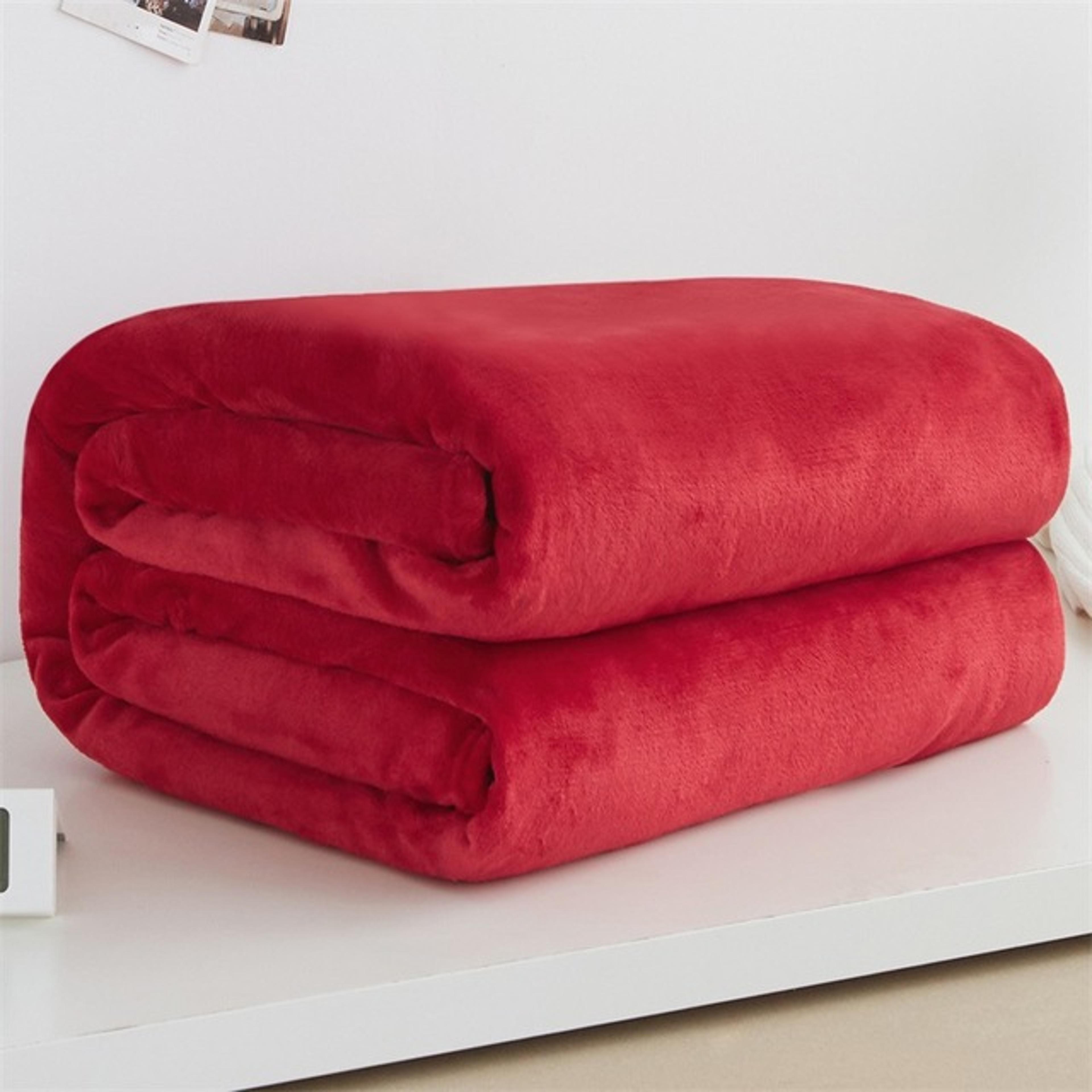 ultra soft coral fleece blanket lightweight flannel throw blanket for sofa, bed & travel