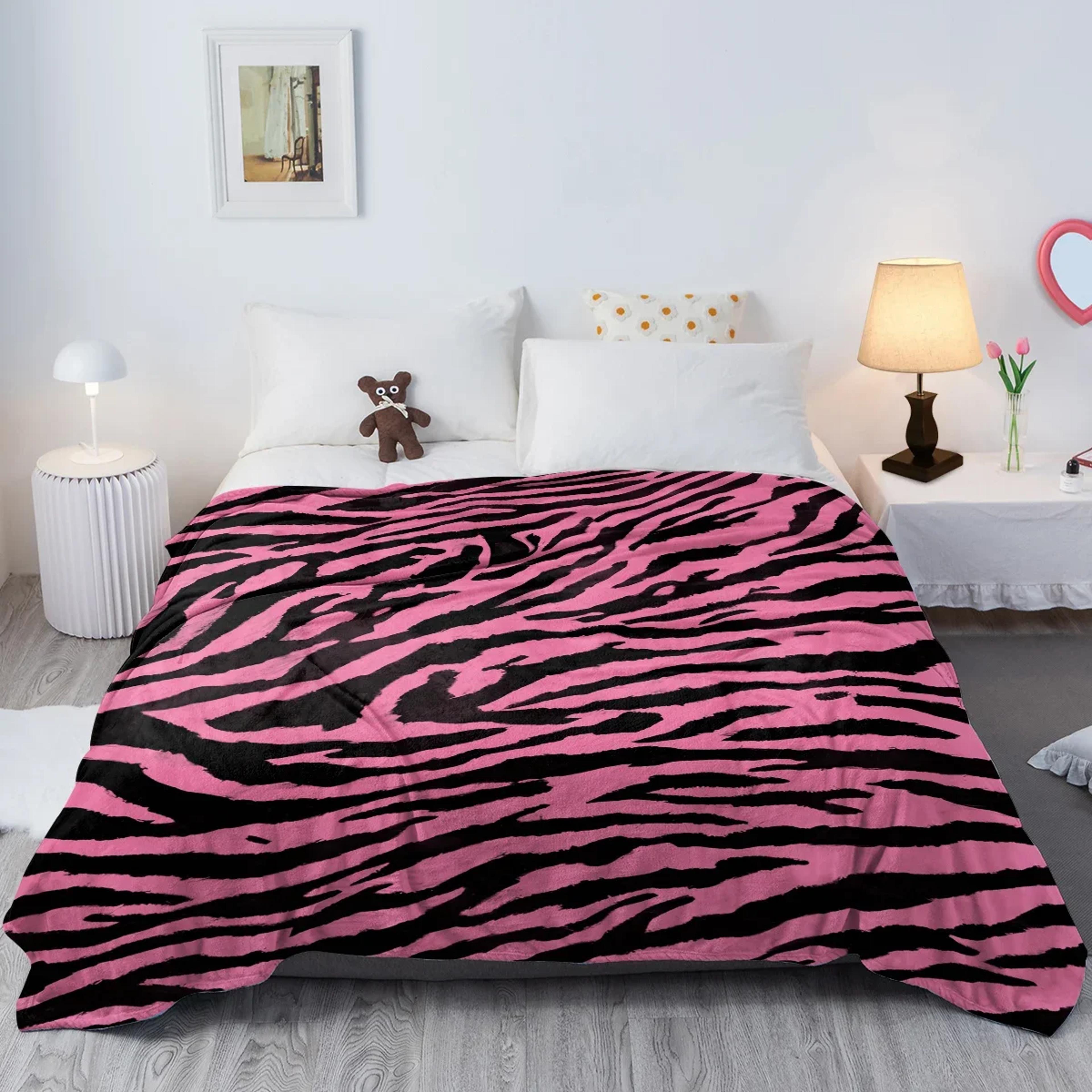pink leopard print throw blanket soft plush fleece animal print blanket for sofa, bed & couch