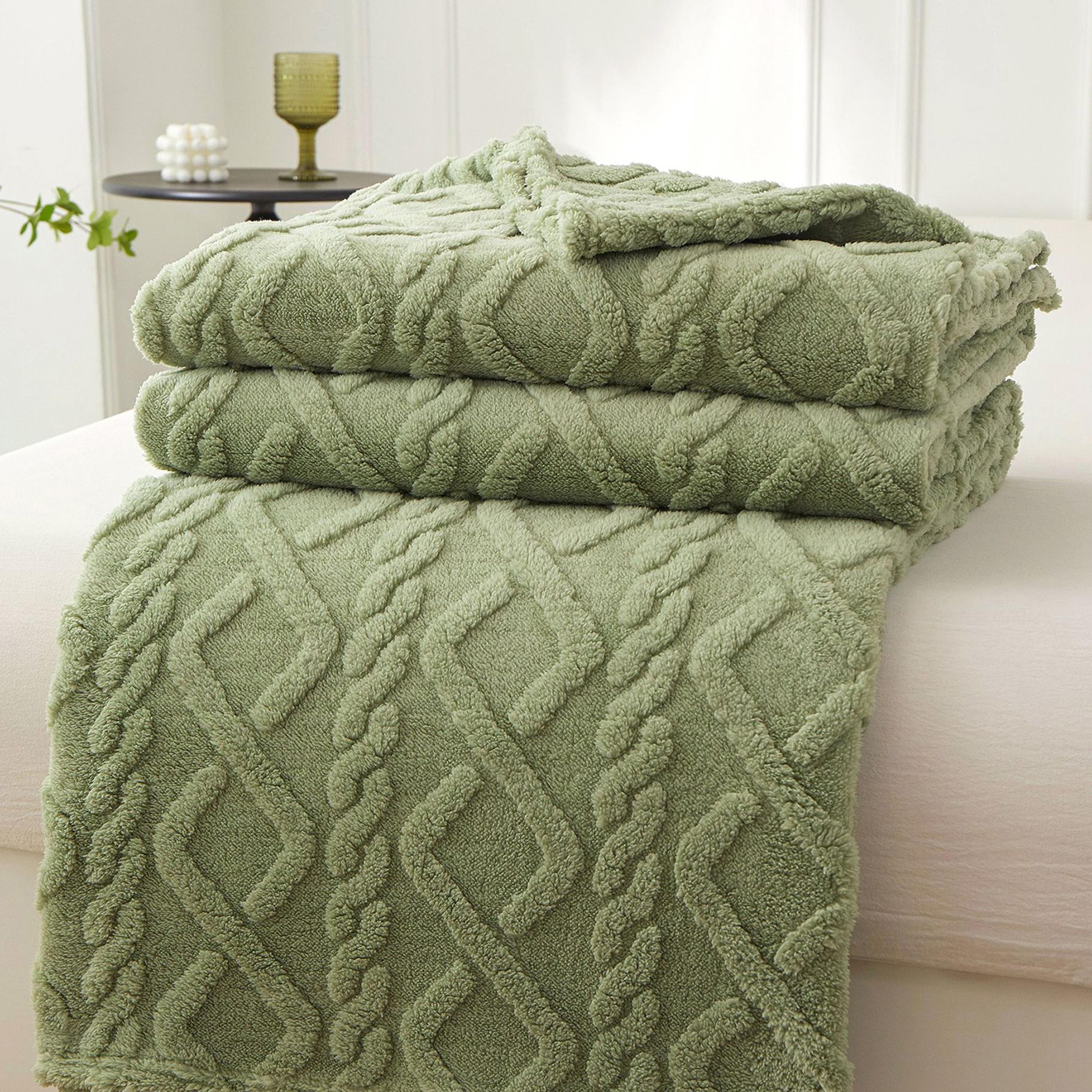 ultra soft sherpa blanket thick fleece throw blanket for sofa, bed, travel & kids