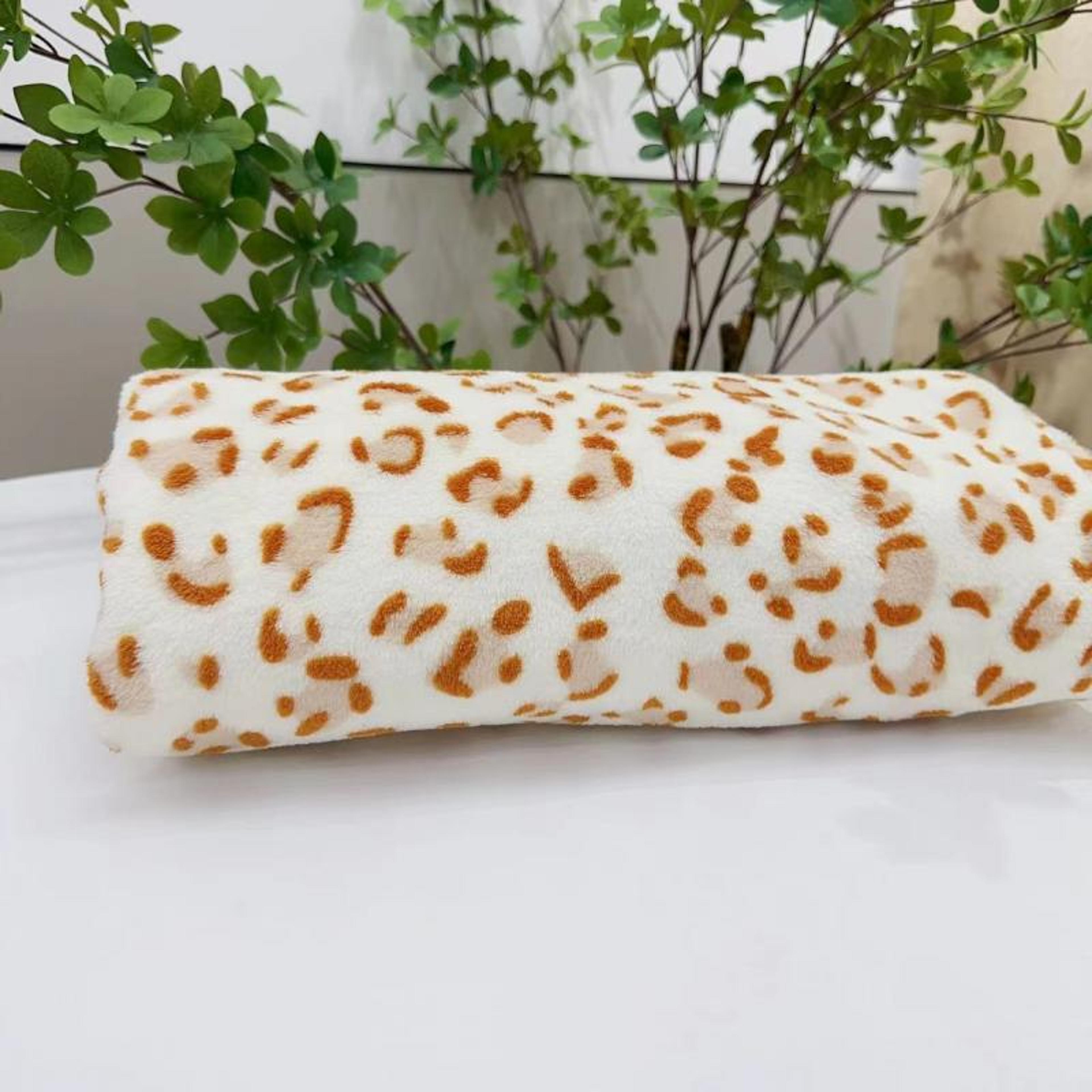 luxury leopard print blanket ultra soft fleece throw blanket for sofa, bed, office & travel