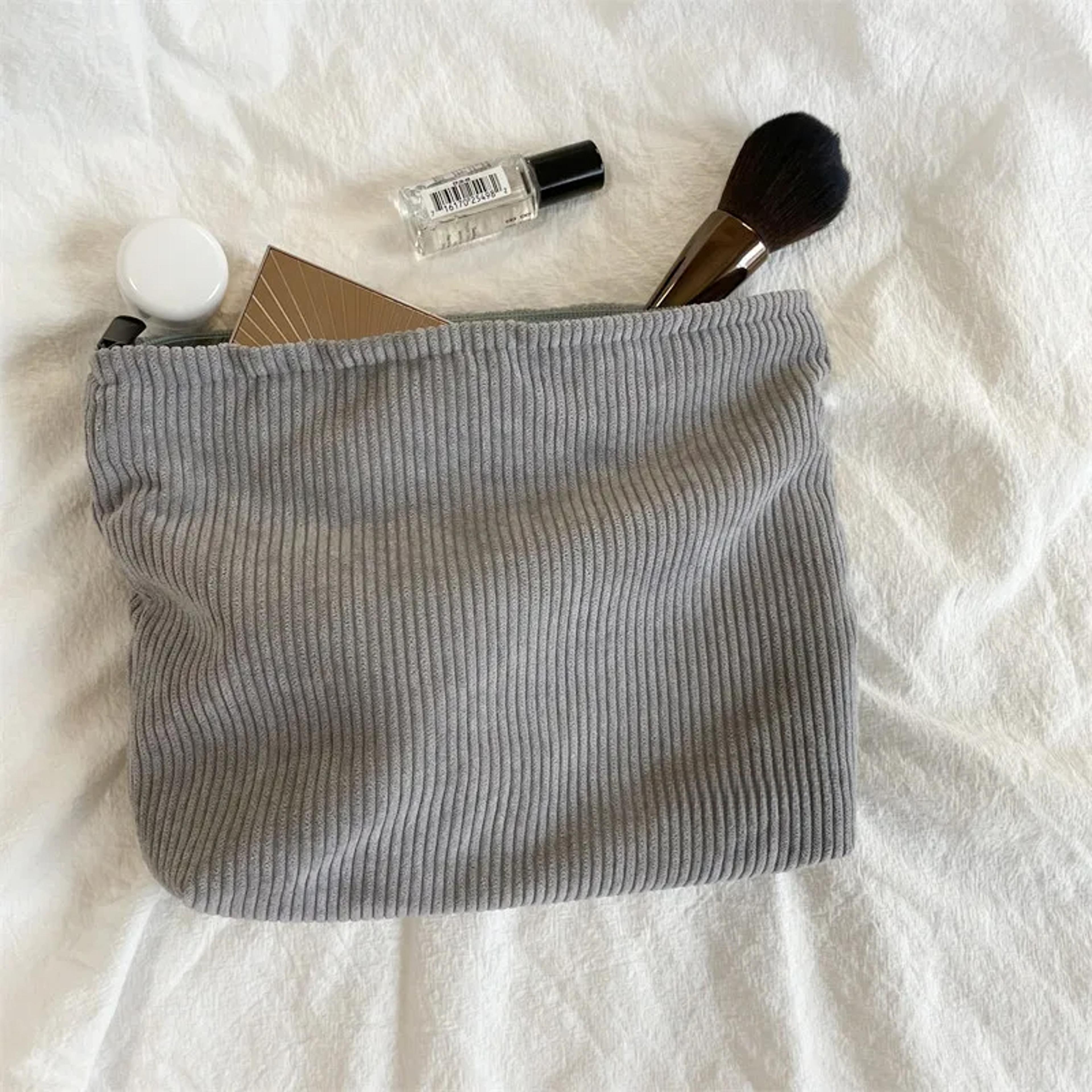 travel makeup bag large capacity cosmetic organizer with zipper