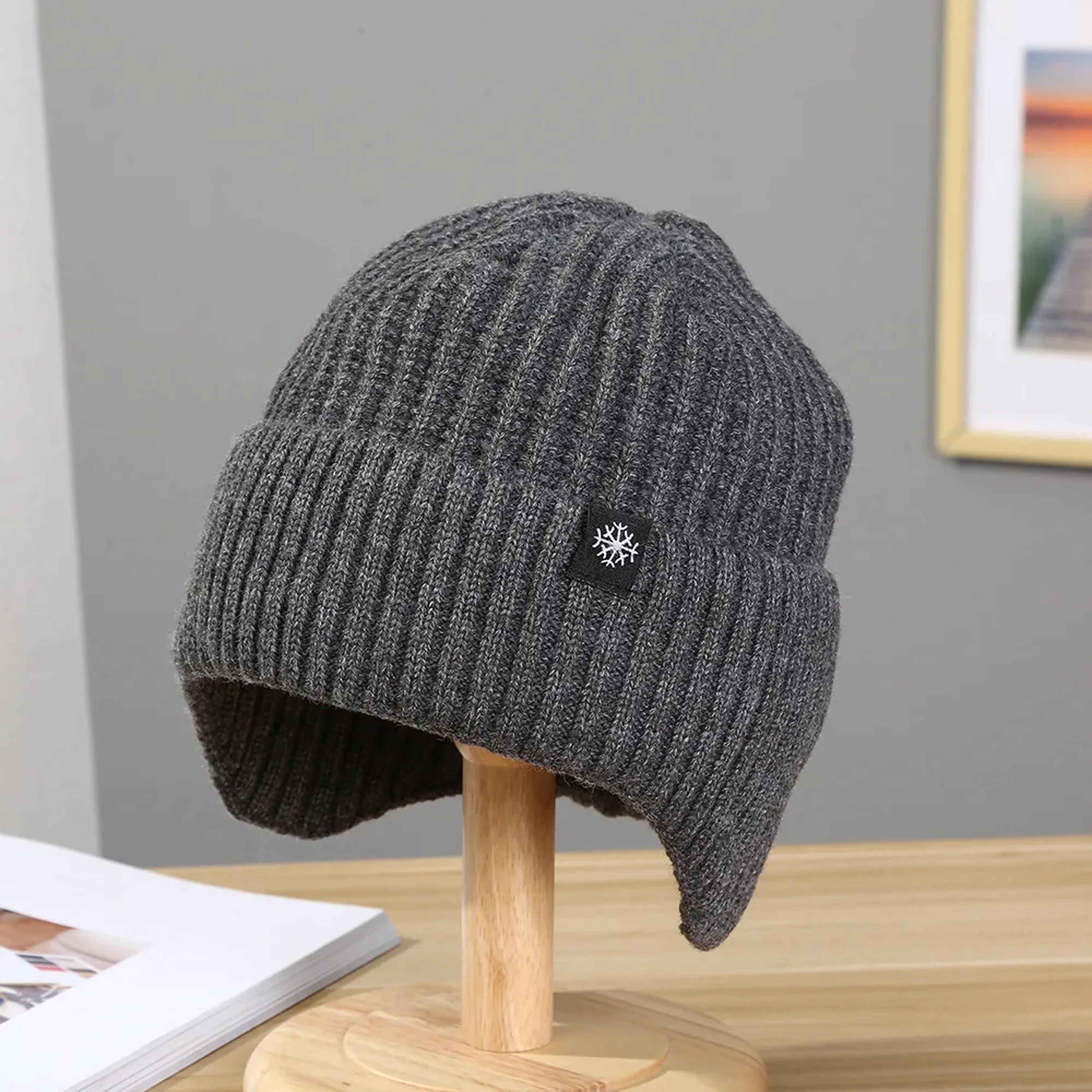 mens winter trapper hat with faux fur lining, ear flaps and peaked brim
