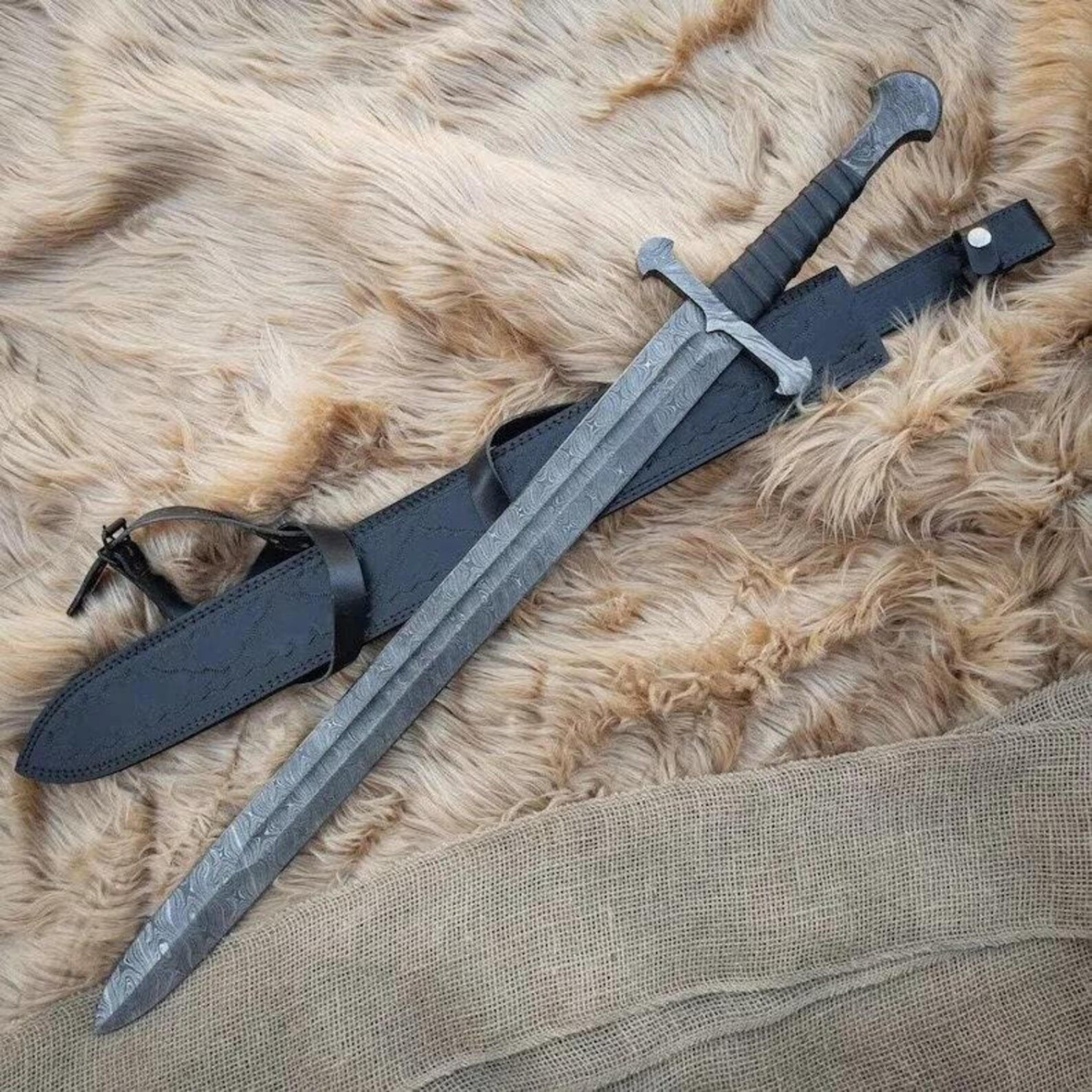 32in damascus medieval short sword with patterned steel blade, black grip & leather scabbard